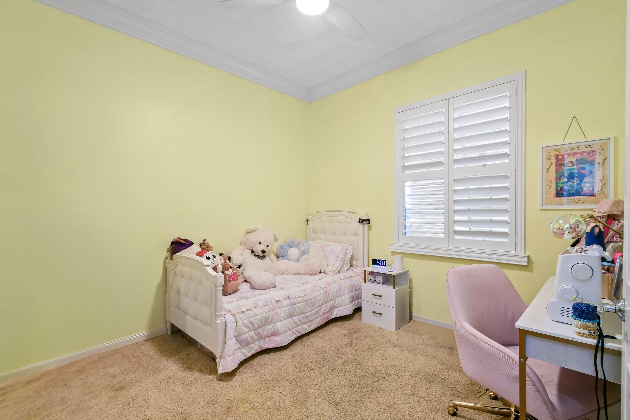 2584 E Community Dr Jupiter, FL 33458