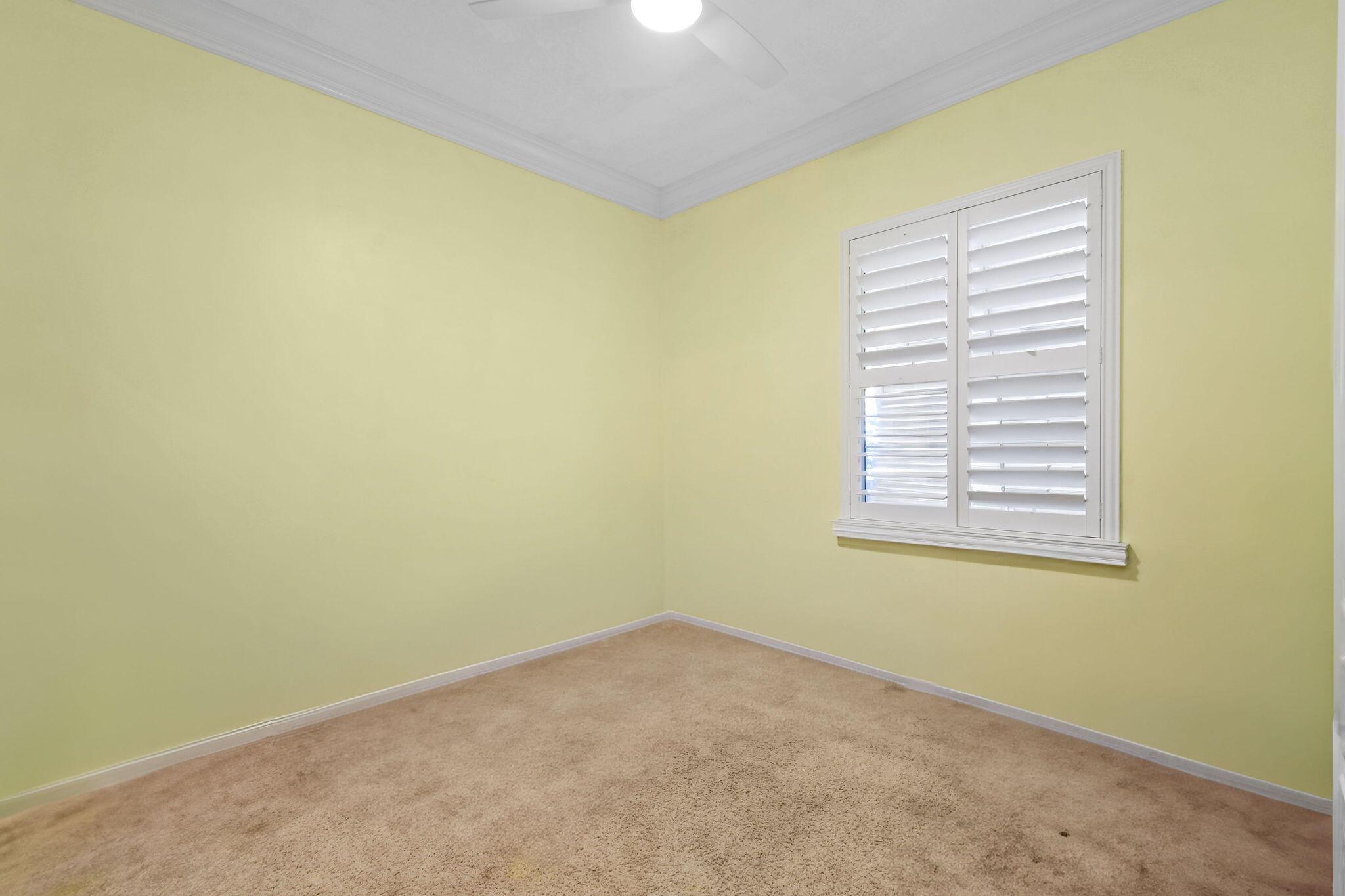 2584 E Community Dr Jupiter, FL 33458