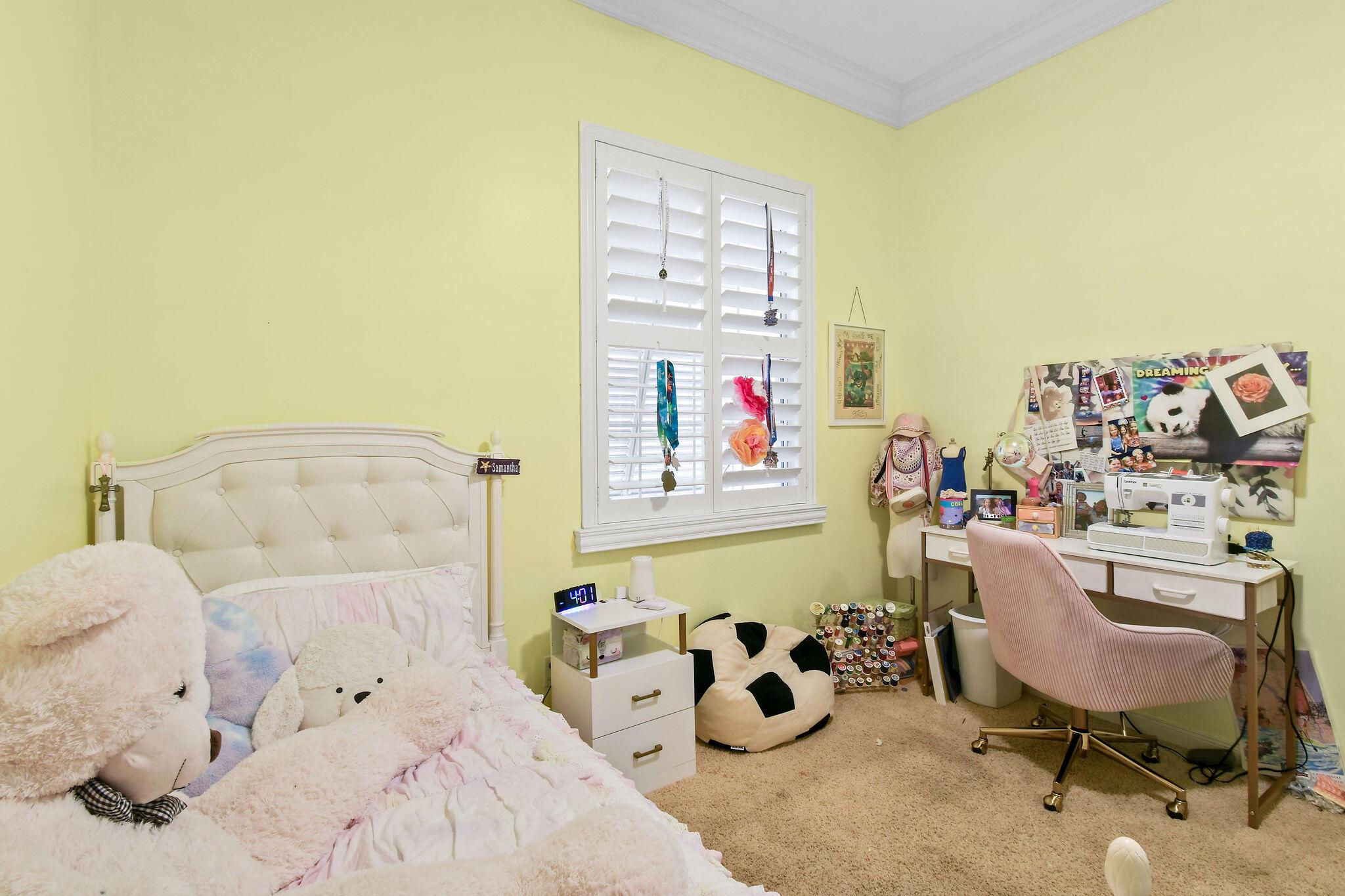 2584 E Community Dr Jupiter, FL 33458