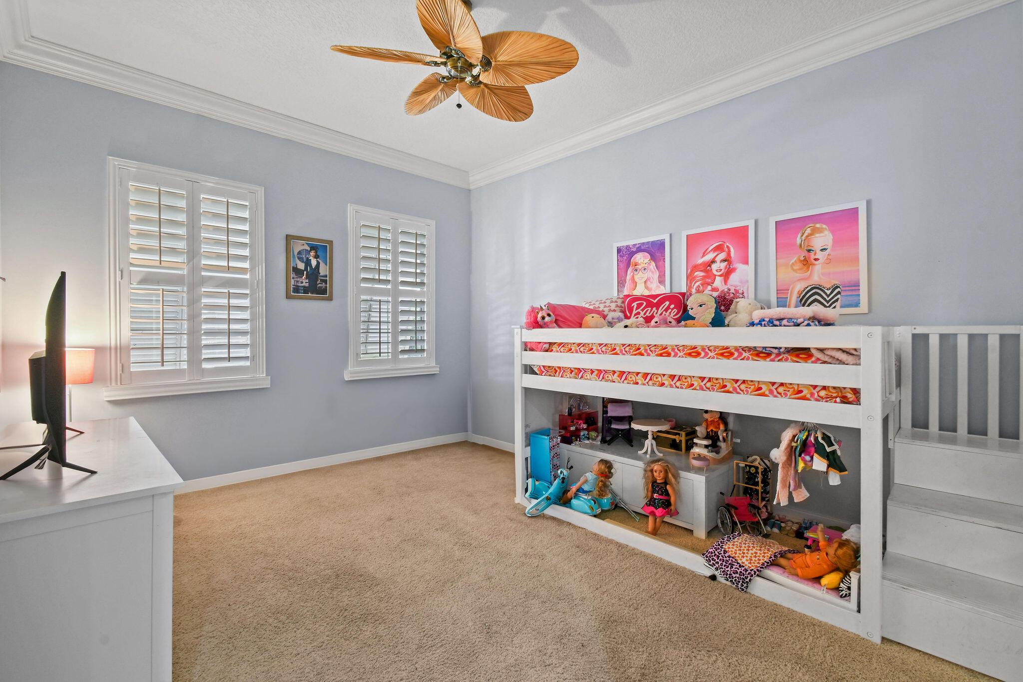 2584 E Community Dr Jupiter, FL 33458