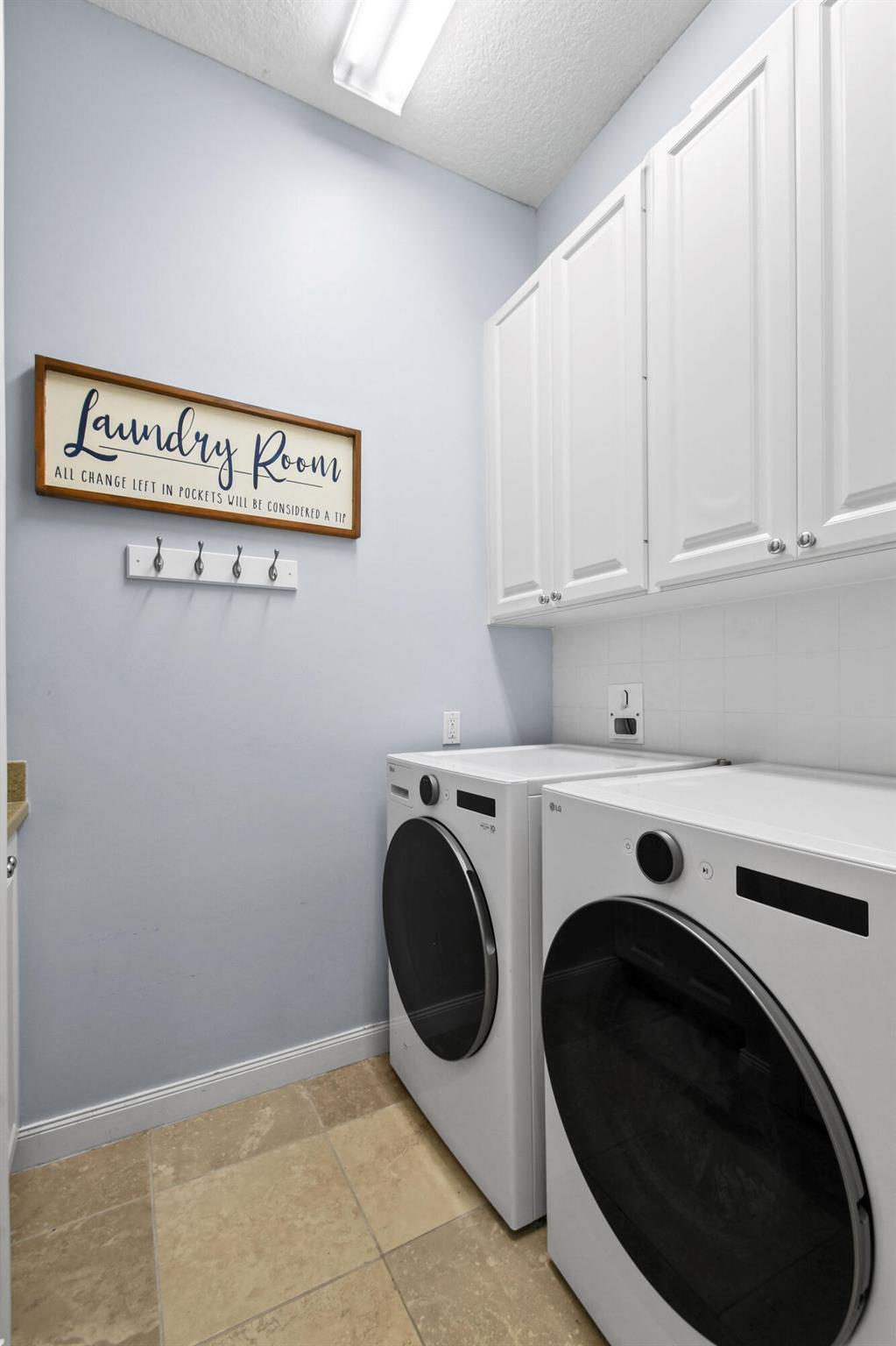 2584 E Community Dr Jupiter, FL 33458