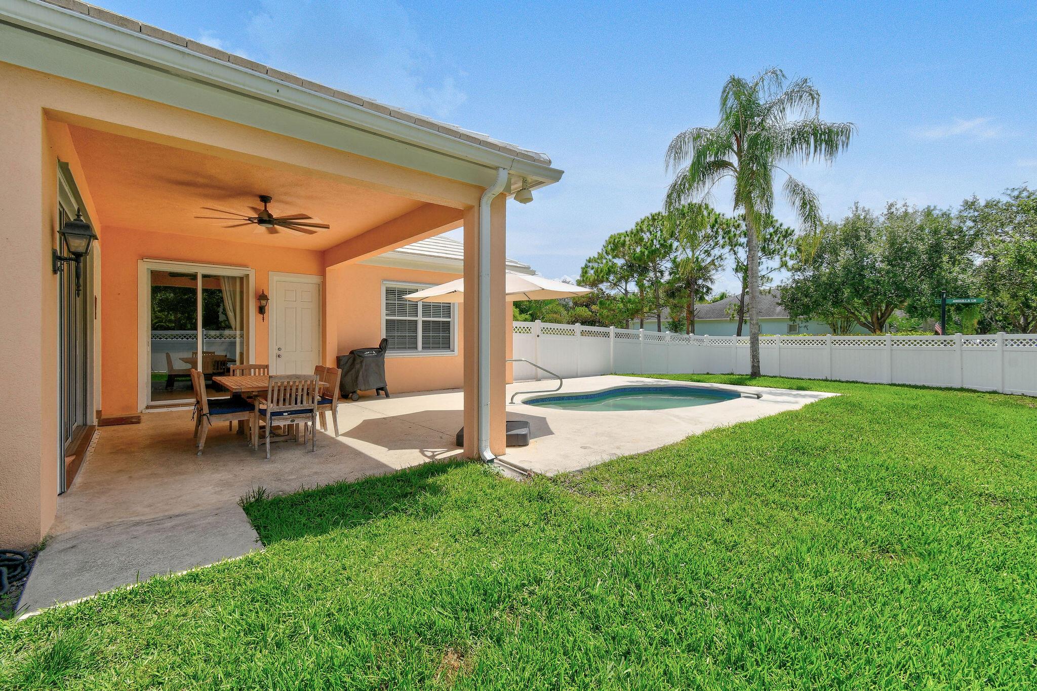 2584 E Community Dr Jupiter, FL 33458