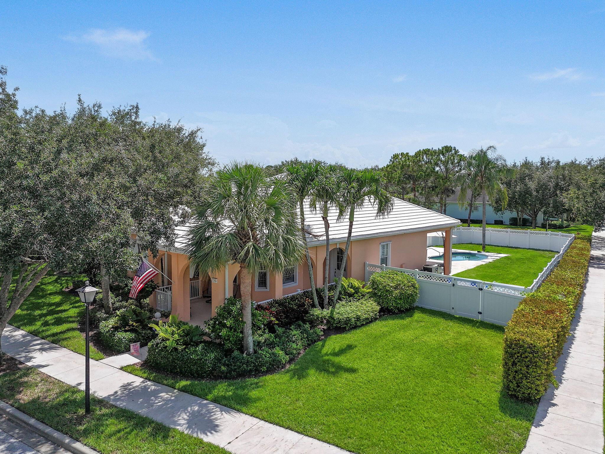 2584 E Community Dr Jupiter, FL 33458