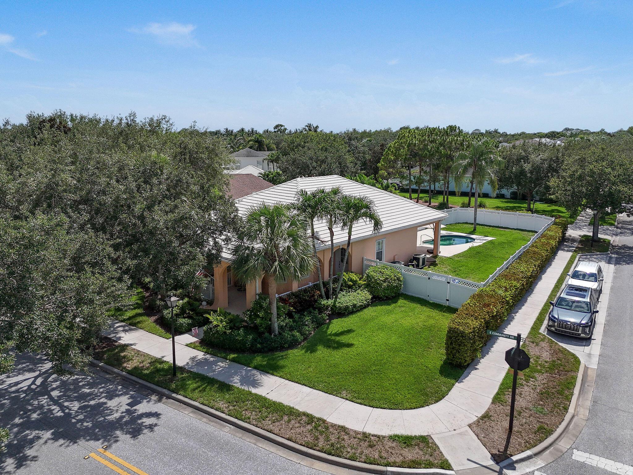 2584 E Community Dr Jupiter, FL 33458