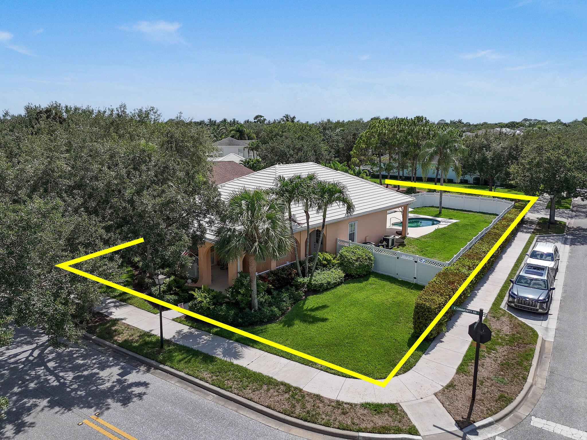 2584 E Community Dr Jupiter, FL 33458