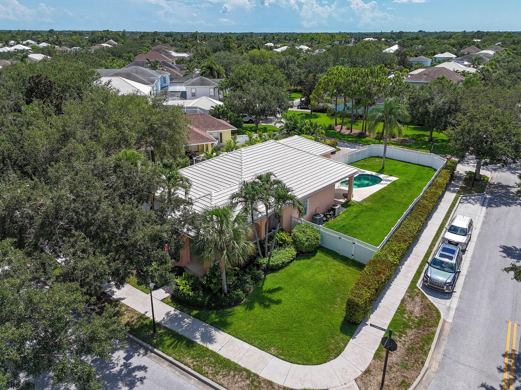 2584 E Community Dr Jupiter, FL 33458