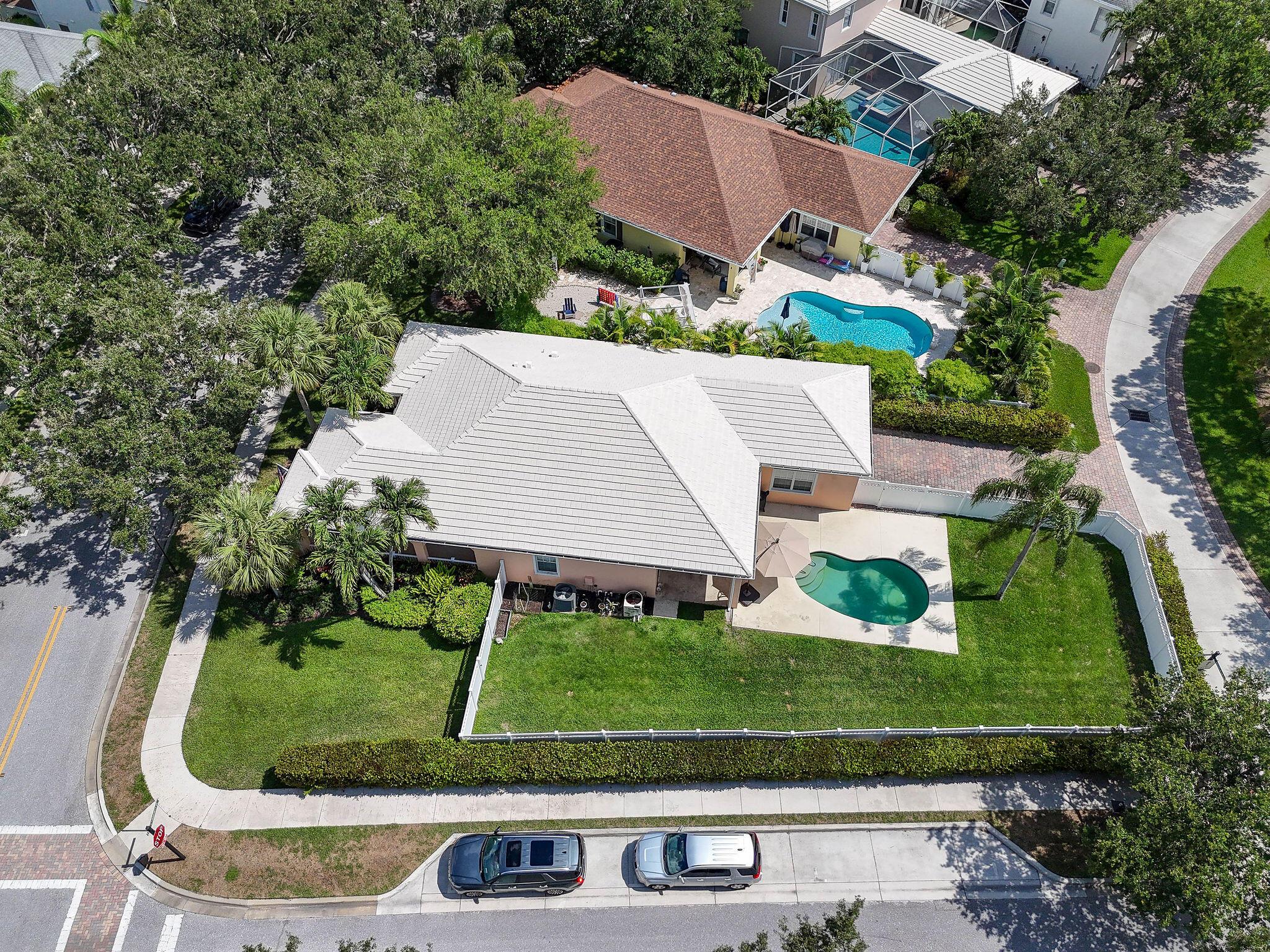 2584 E Community Dr Jupiter, FL 33458