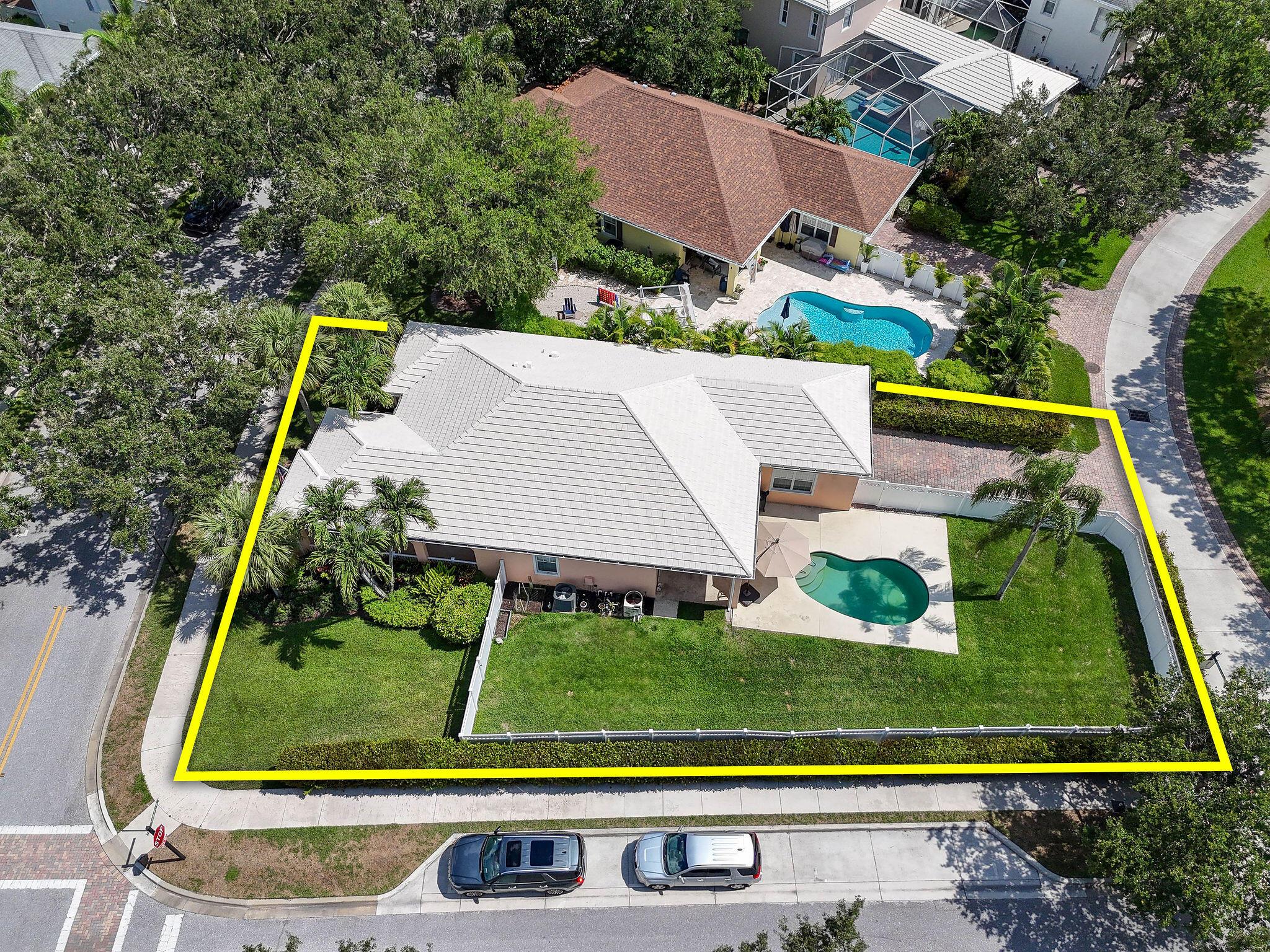 2584 E Community Dr Jupiter, FL 33458