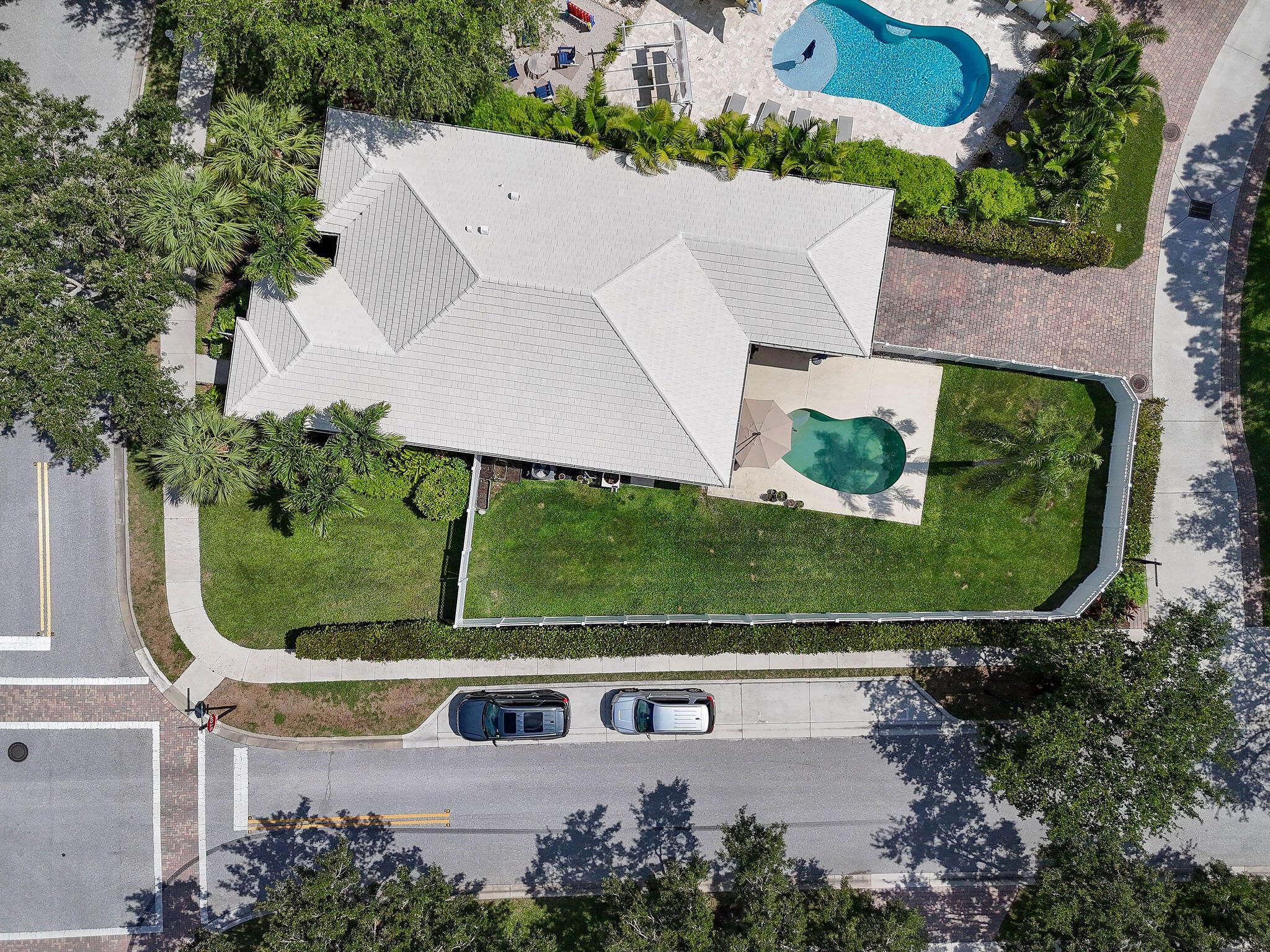 2584 E Community Dr Jupiter, FL 33458