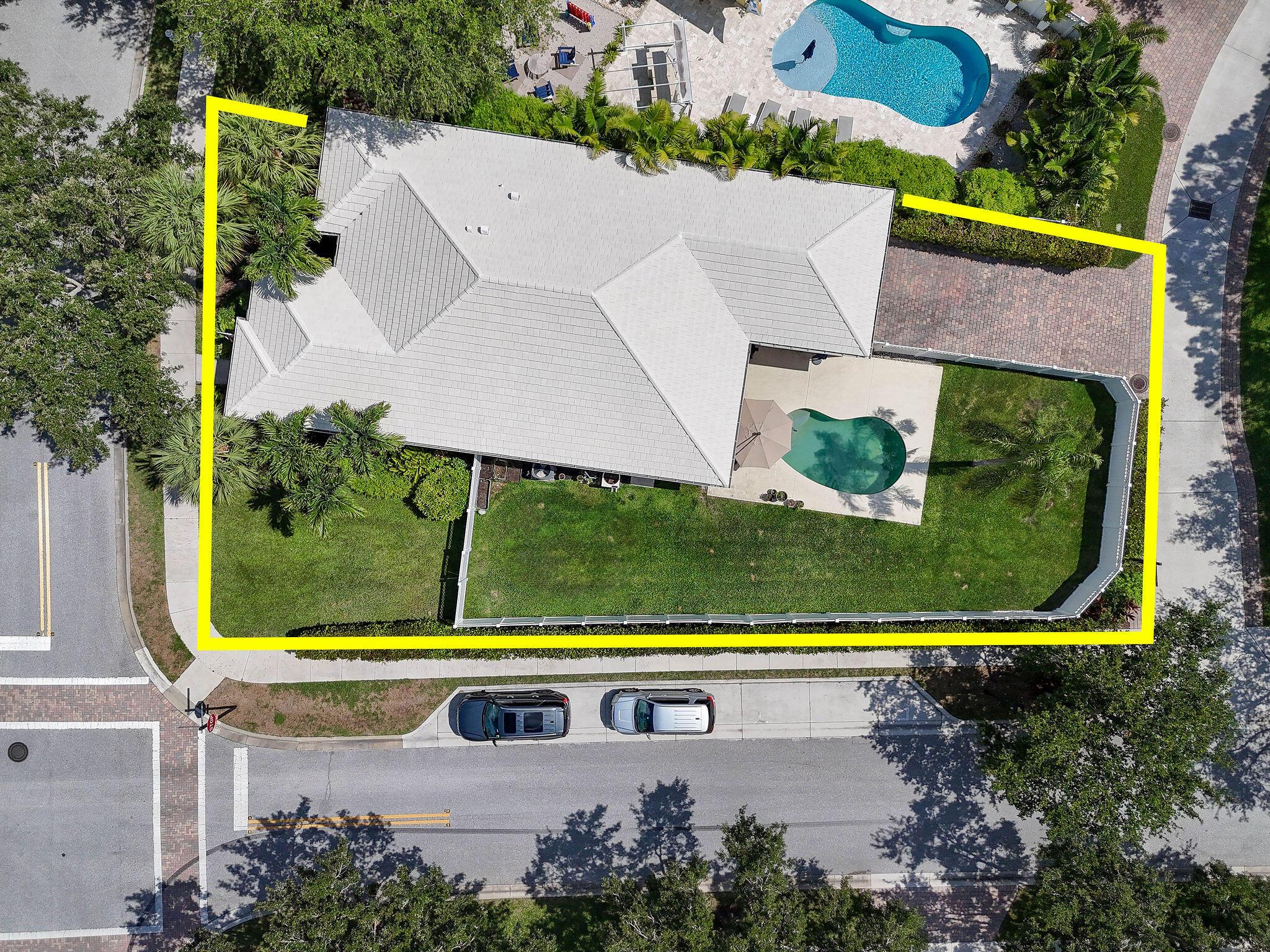 2584 E Community Dr Jupiter, FL 33458