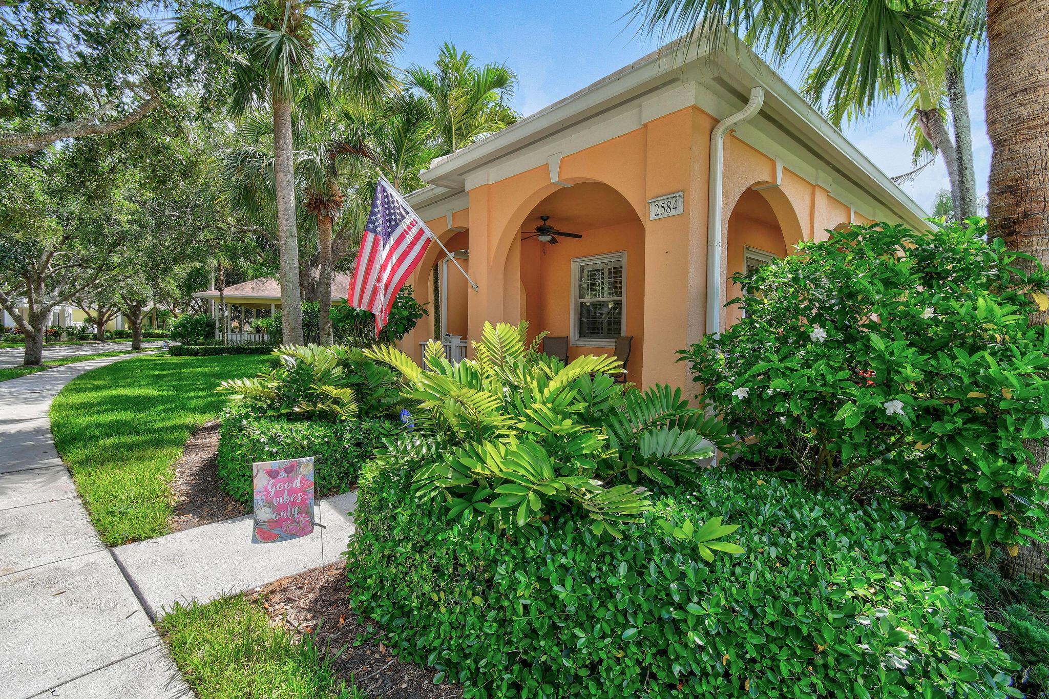 2584 E Community Dr Jupiter, FL 33458