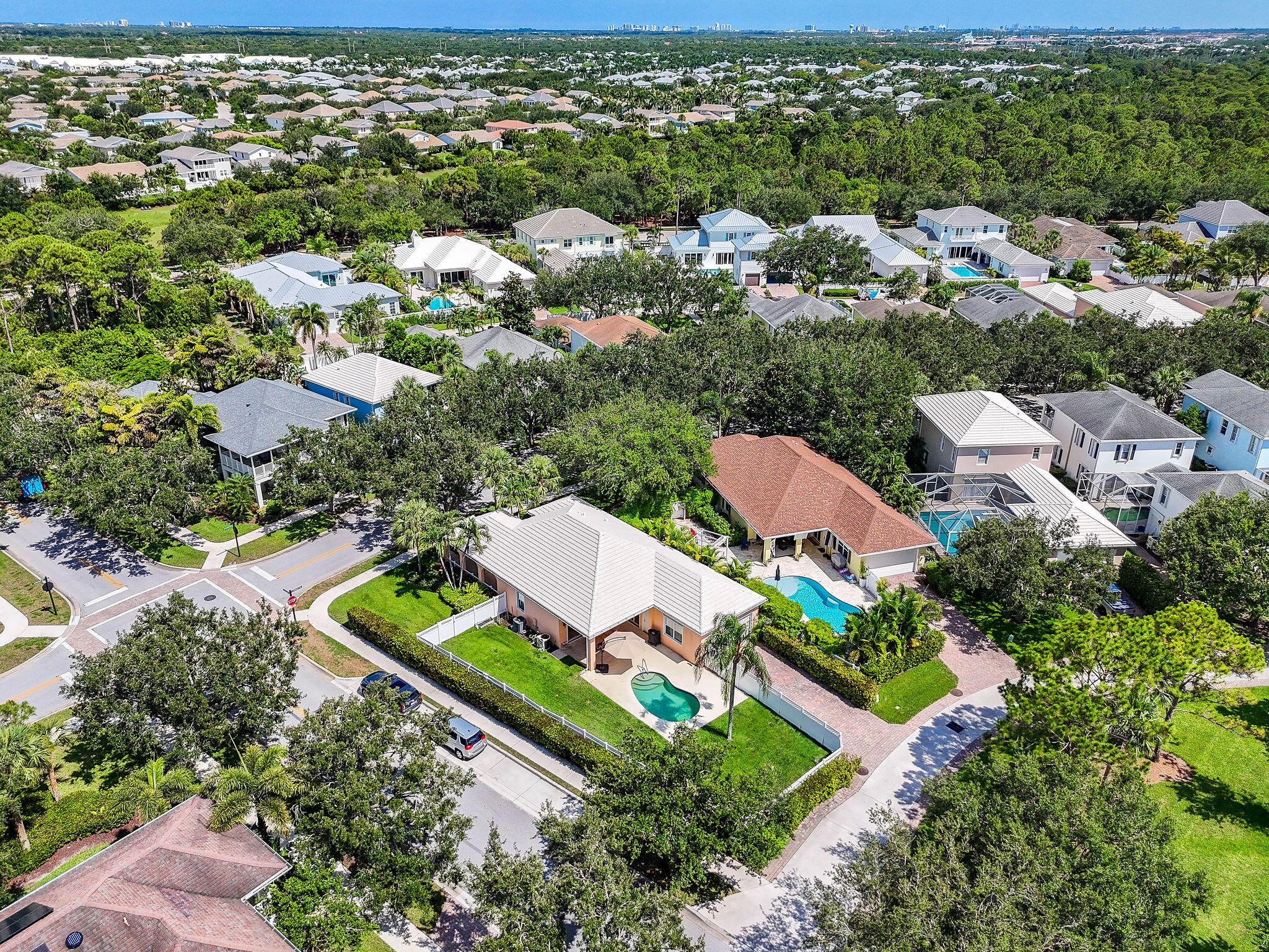 2584 E Community Dr Jupiter, FL 33458