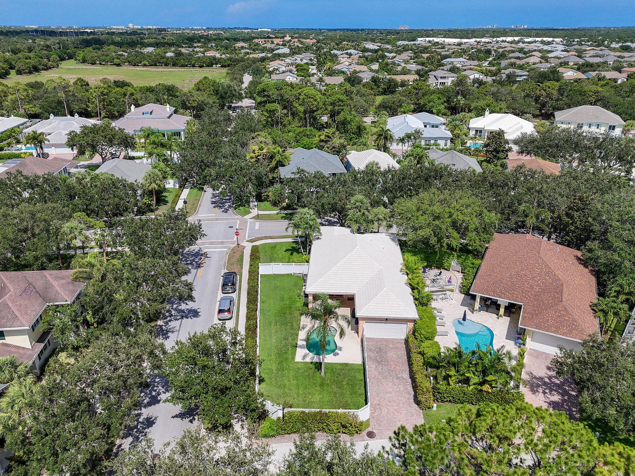 2584 E Community Dr Jupiter, FL 33458