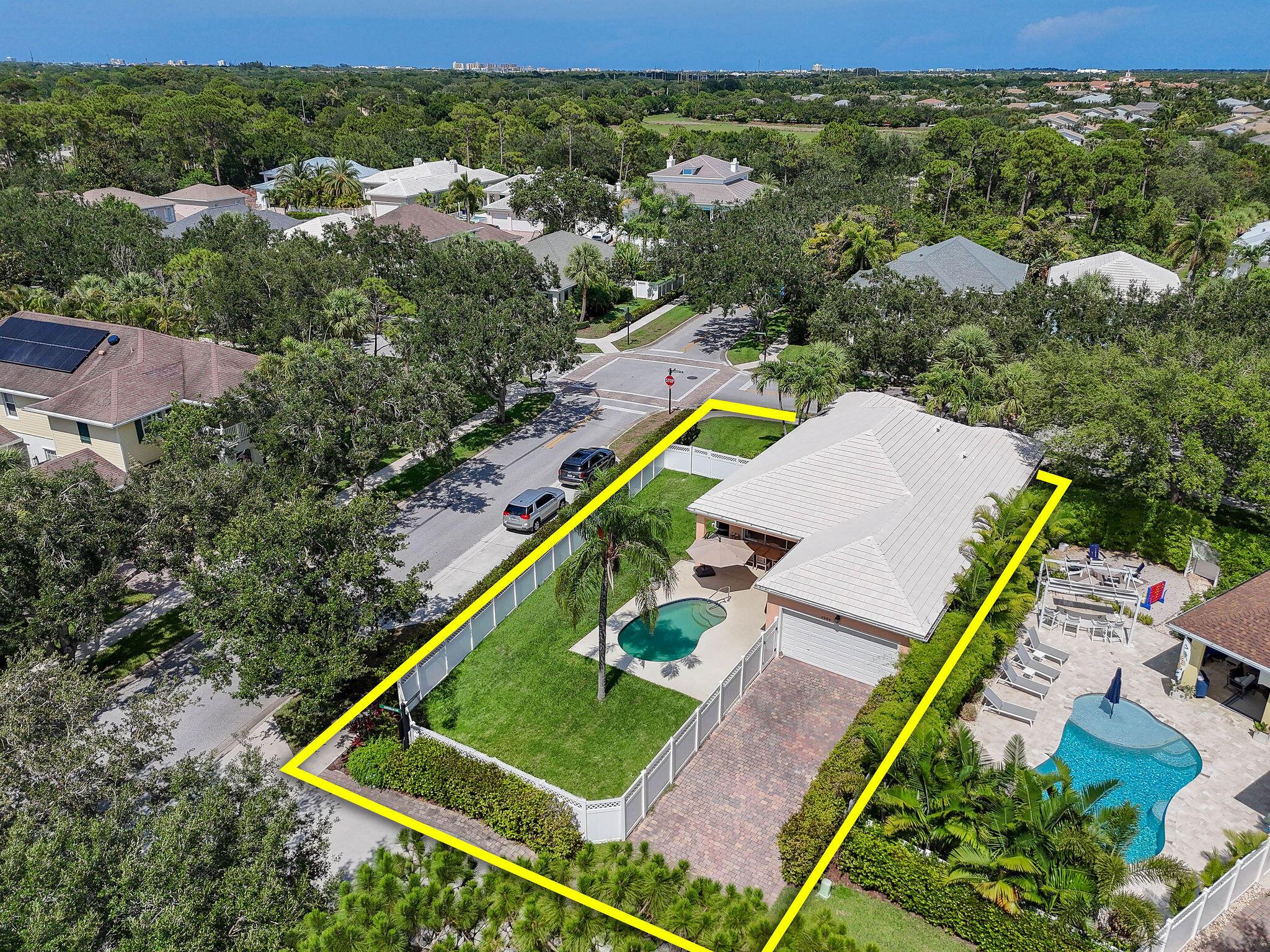 2584 E Community Dr Jupiter, FL 33458