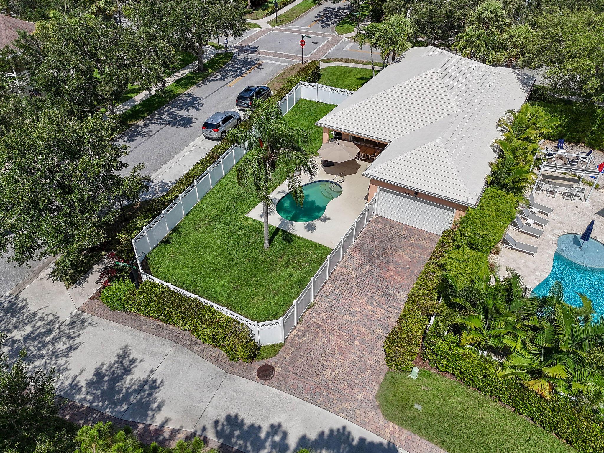 2584 E Community Dr Jupiter, FL 33458