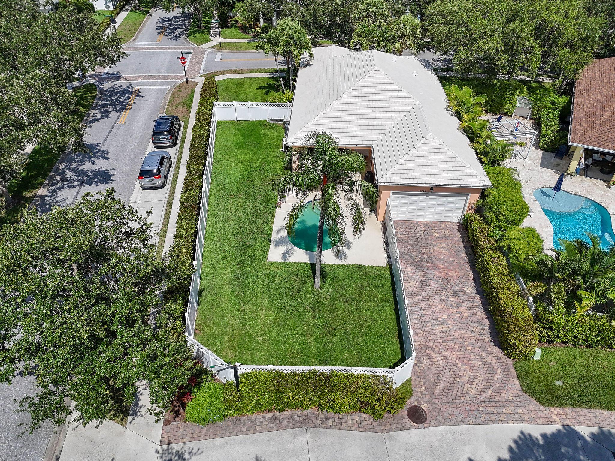 2584 E Community Dr Jupiter, FL 33458