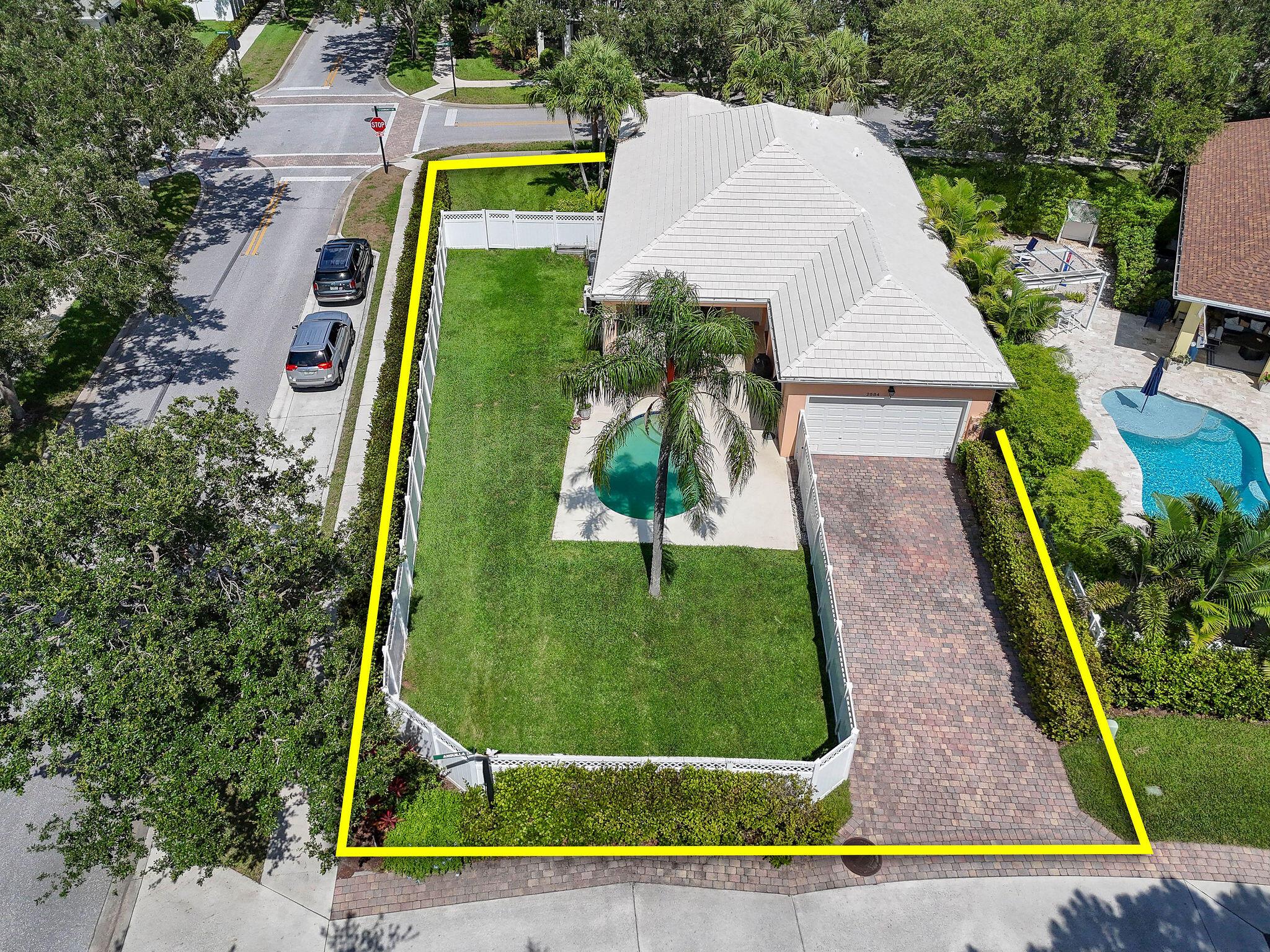 2584 E Community Dr Jupiter, FL 33458