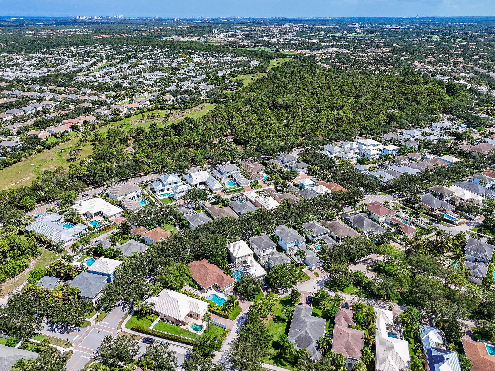 2584 E Community Dr Jupiter, FL 33458