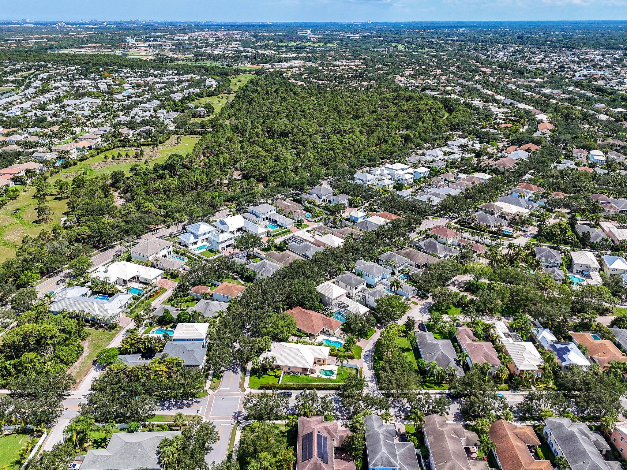 2584 E Community Dr Jupiter, FL 33458