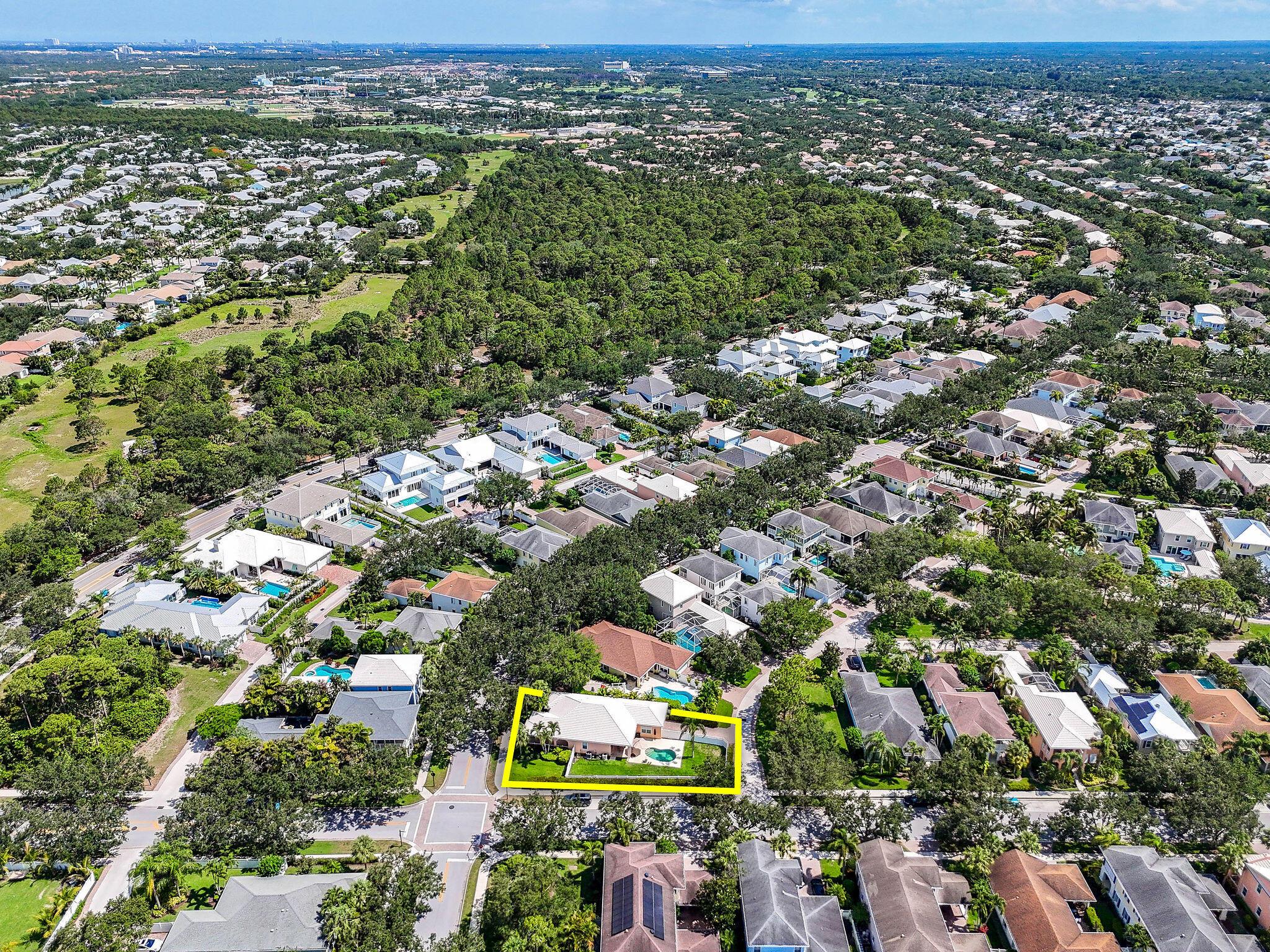 2584 E Community Dr Jupiter, FL 33458