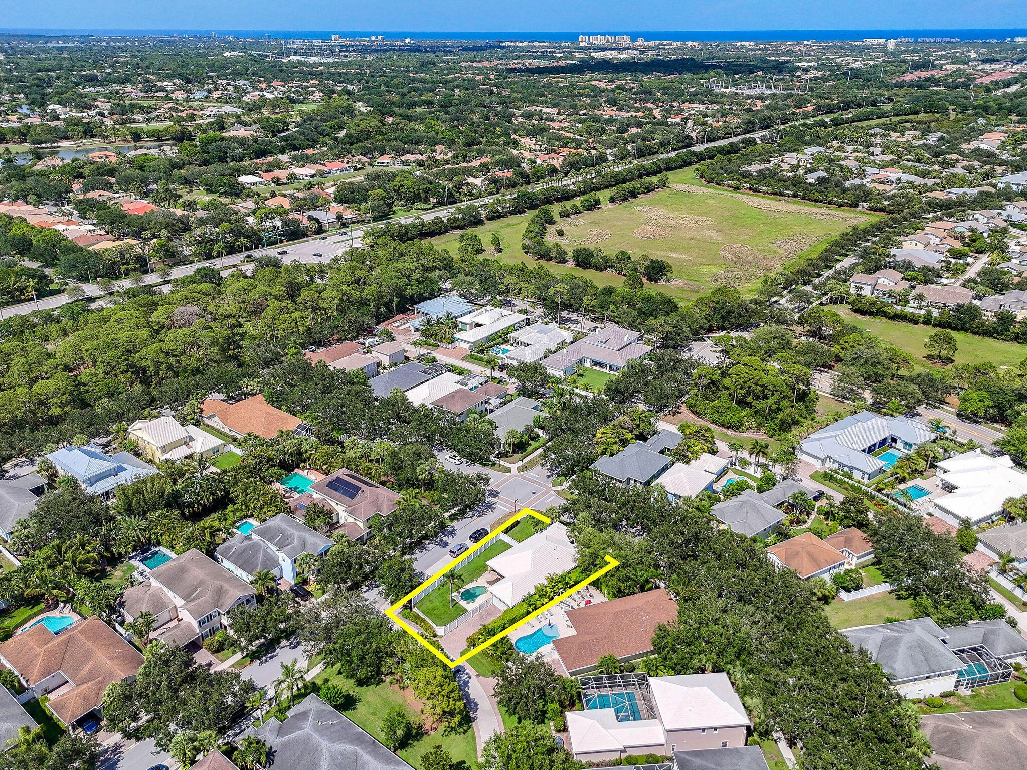 2584 E Community Dr Jupiter, FL 33458