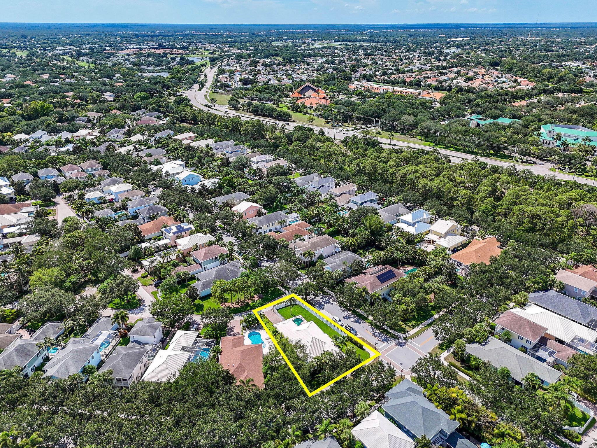 2584 E Community Dr Jupiter, FL 33458