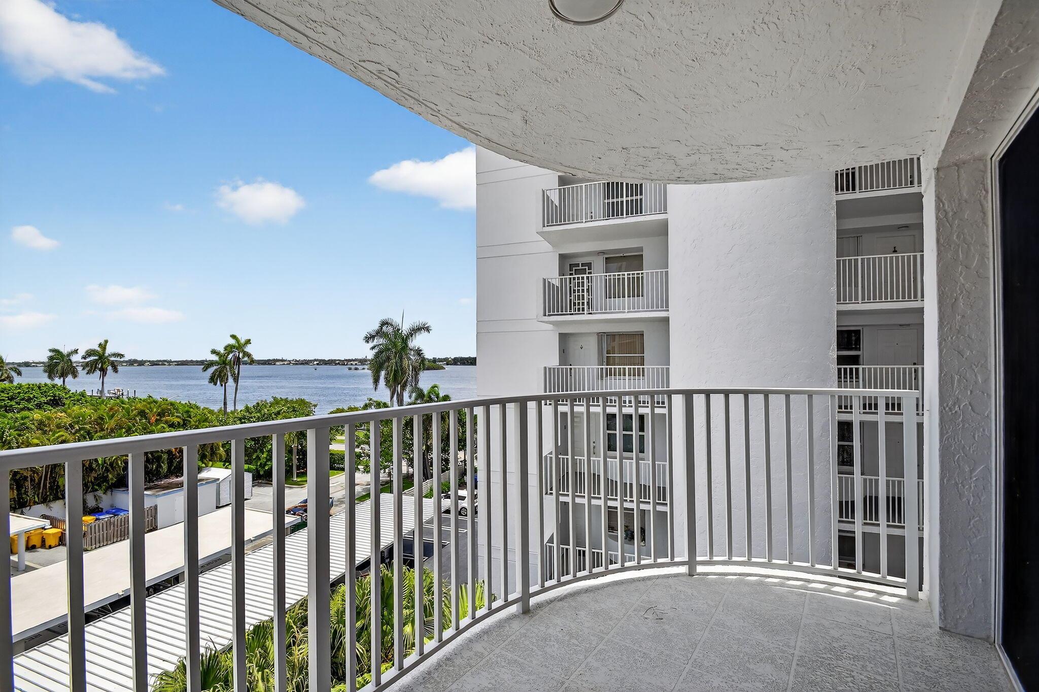 3901 S Flagler Dr #504