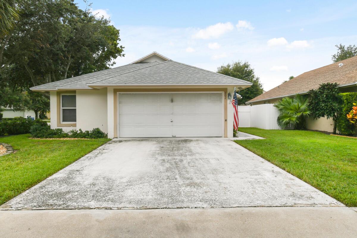 102 Pennock Lndg Cir