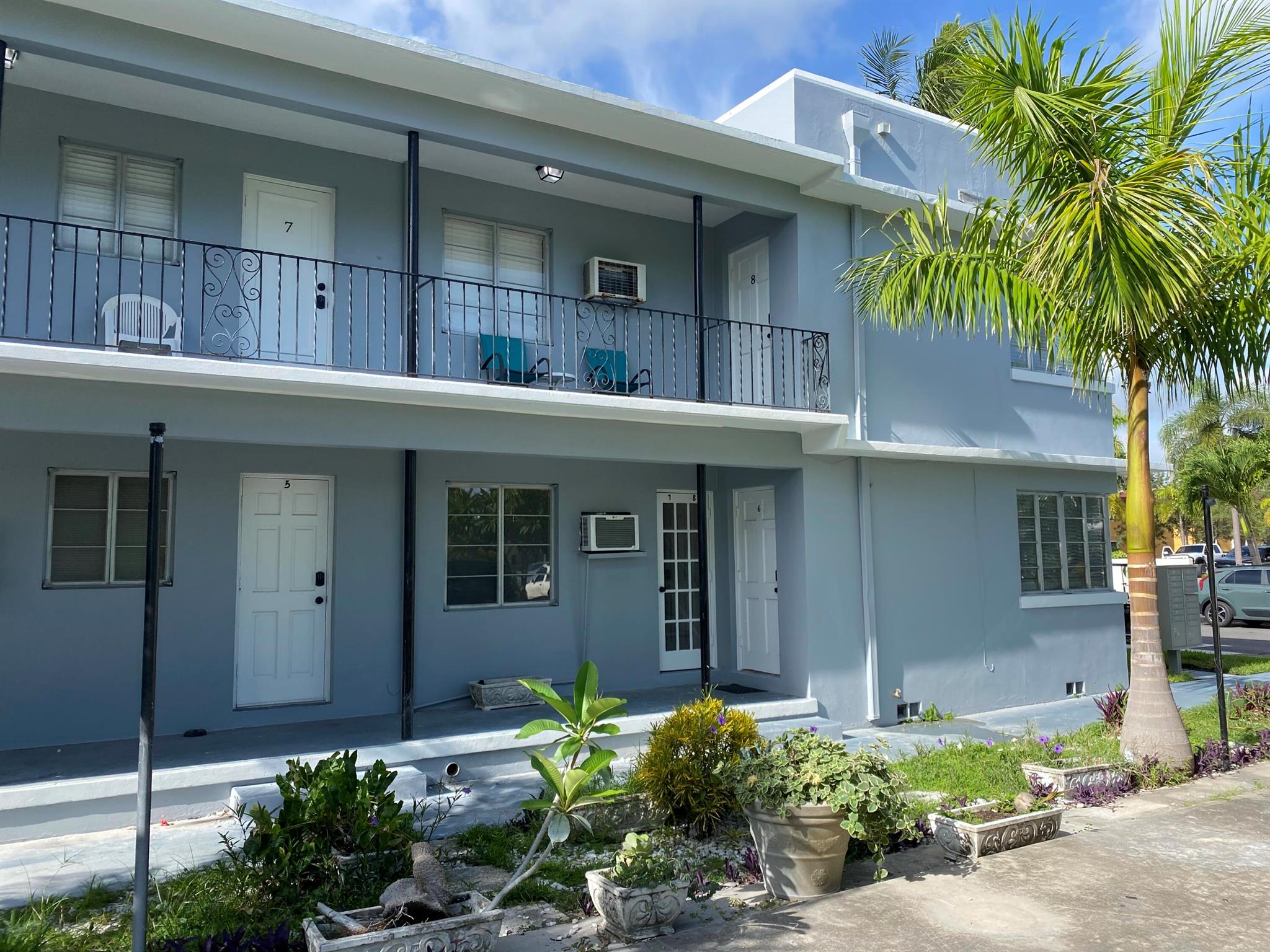 112 Lake Ave #1