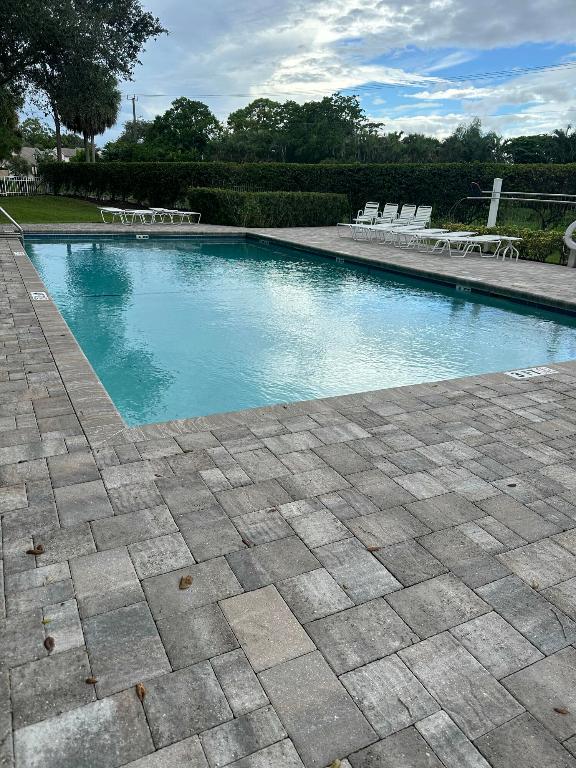 115 Spoonbill Ct Jupiter, FL 33458
