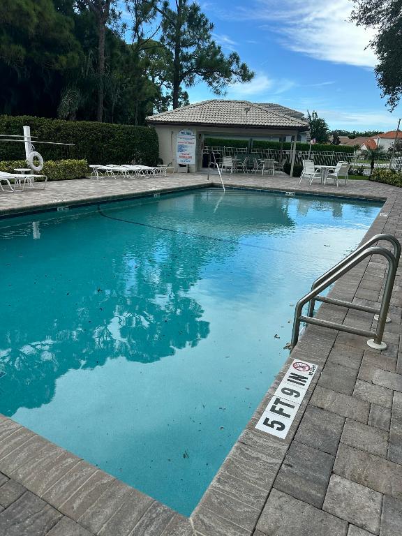 115 Spoonbill Ct Jupiter, FL 33458