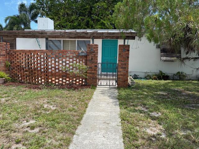 2320 Lark Ln