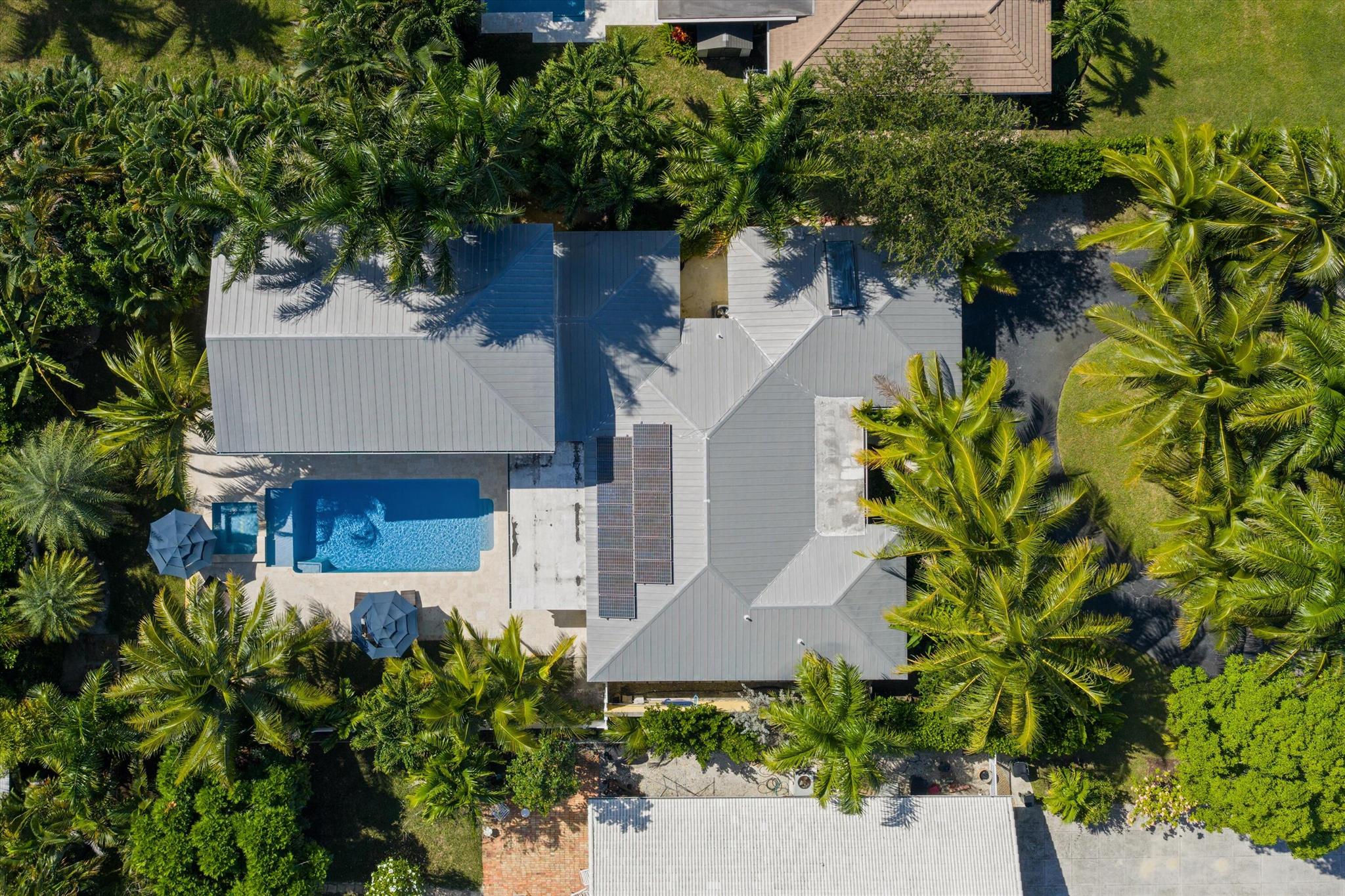 310 NW 18th St
