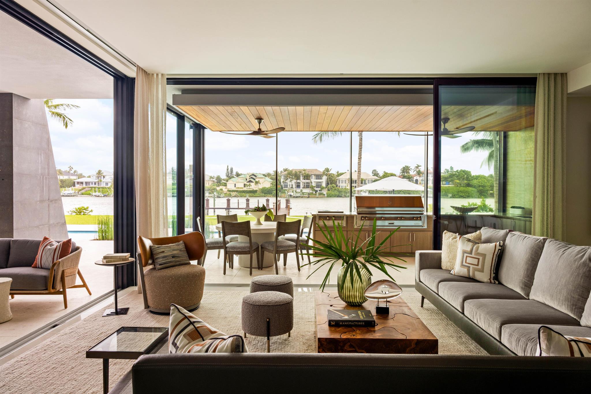 488 S Beach Rd Jupiter Island, FL 33455