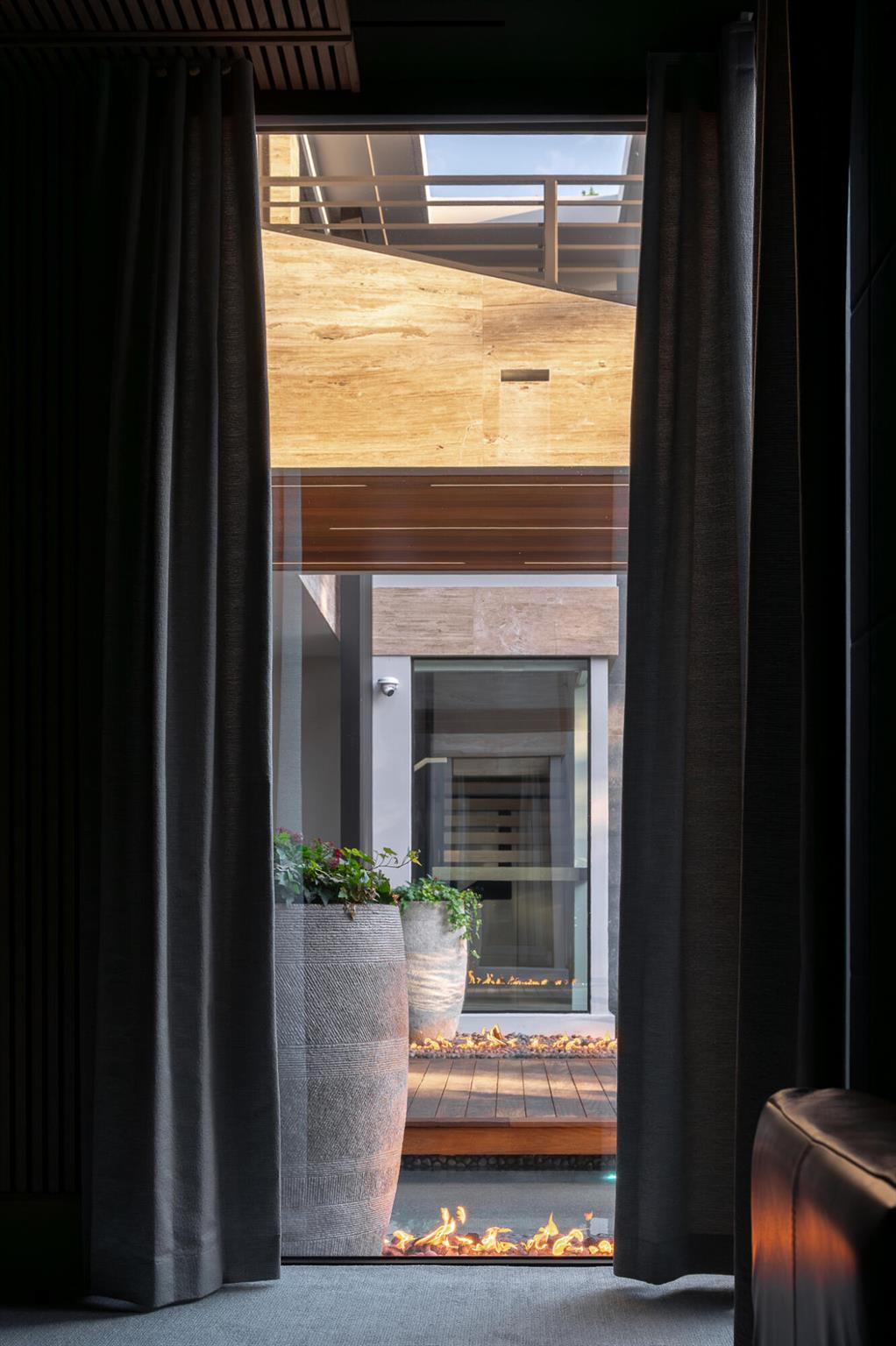 488 S Beach Rd Jupiter Island, FL 33455