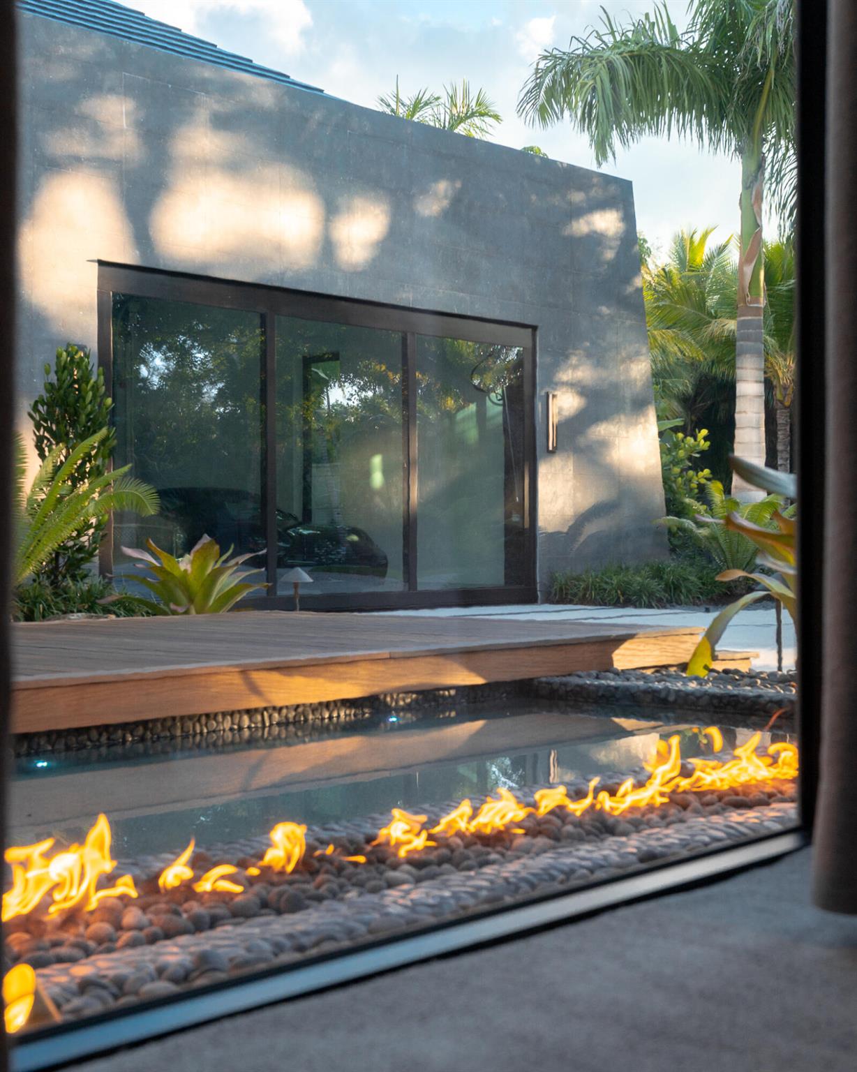 488 S Beach Rd Jupiter Island, FL 33455