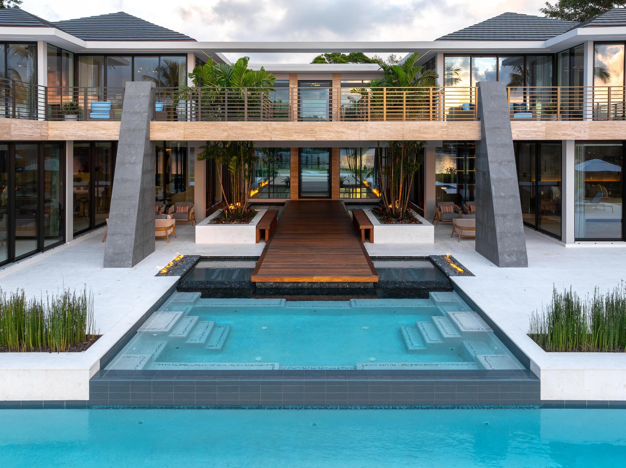 488 S Beach Rd Jupiter Island, FL 33455