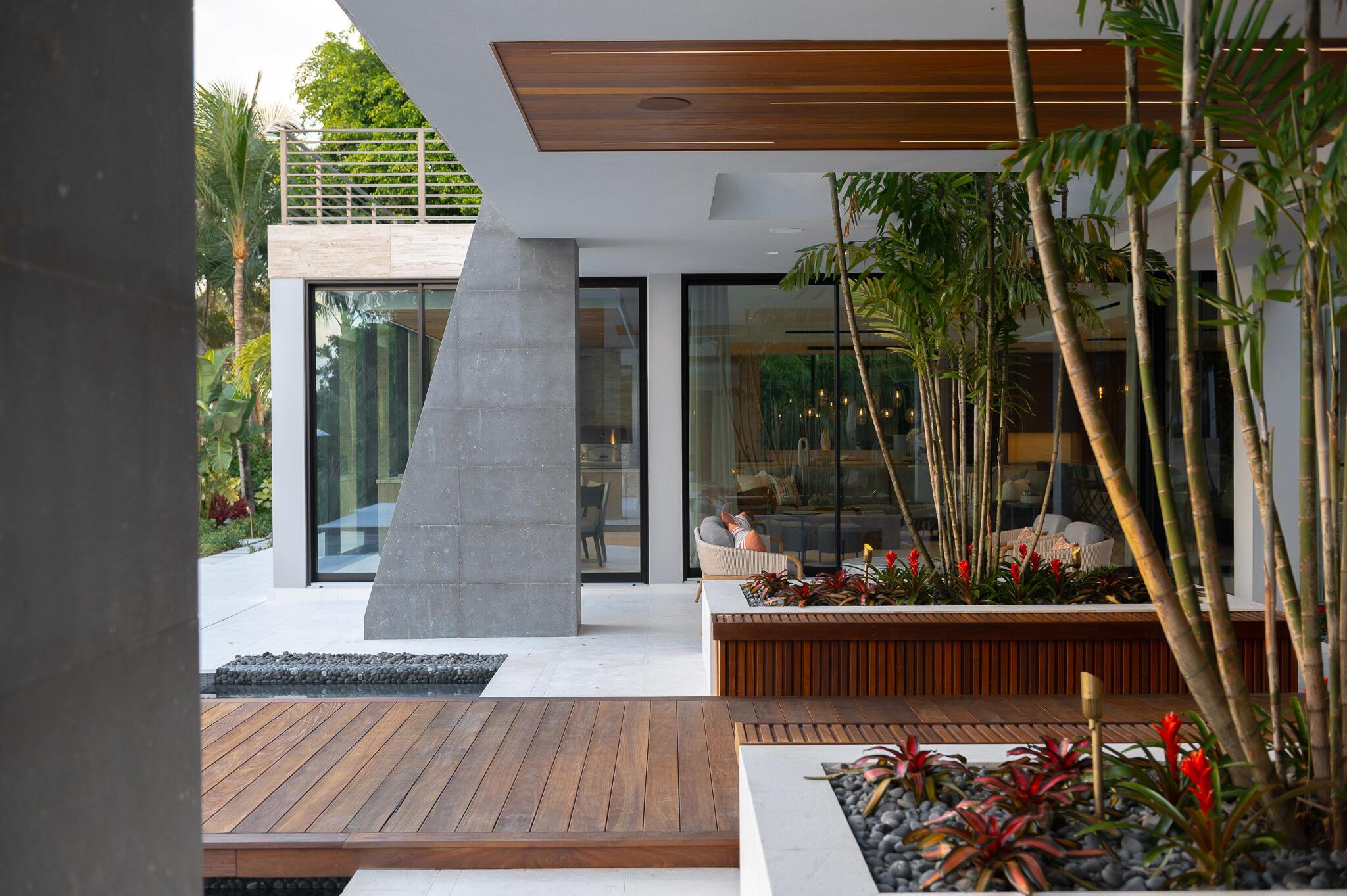 488 S Beach Rd Jupiter Island, FL 33455