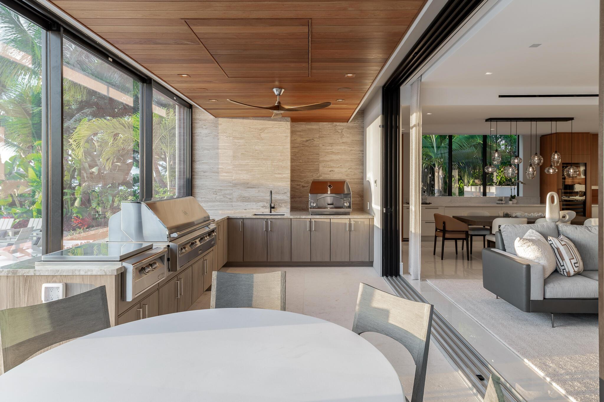 488 S Beach Rd Jupiter Island, FL 33455