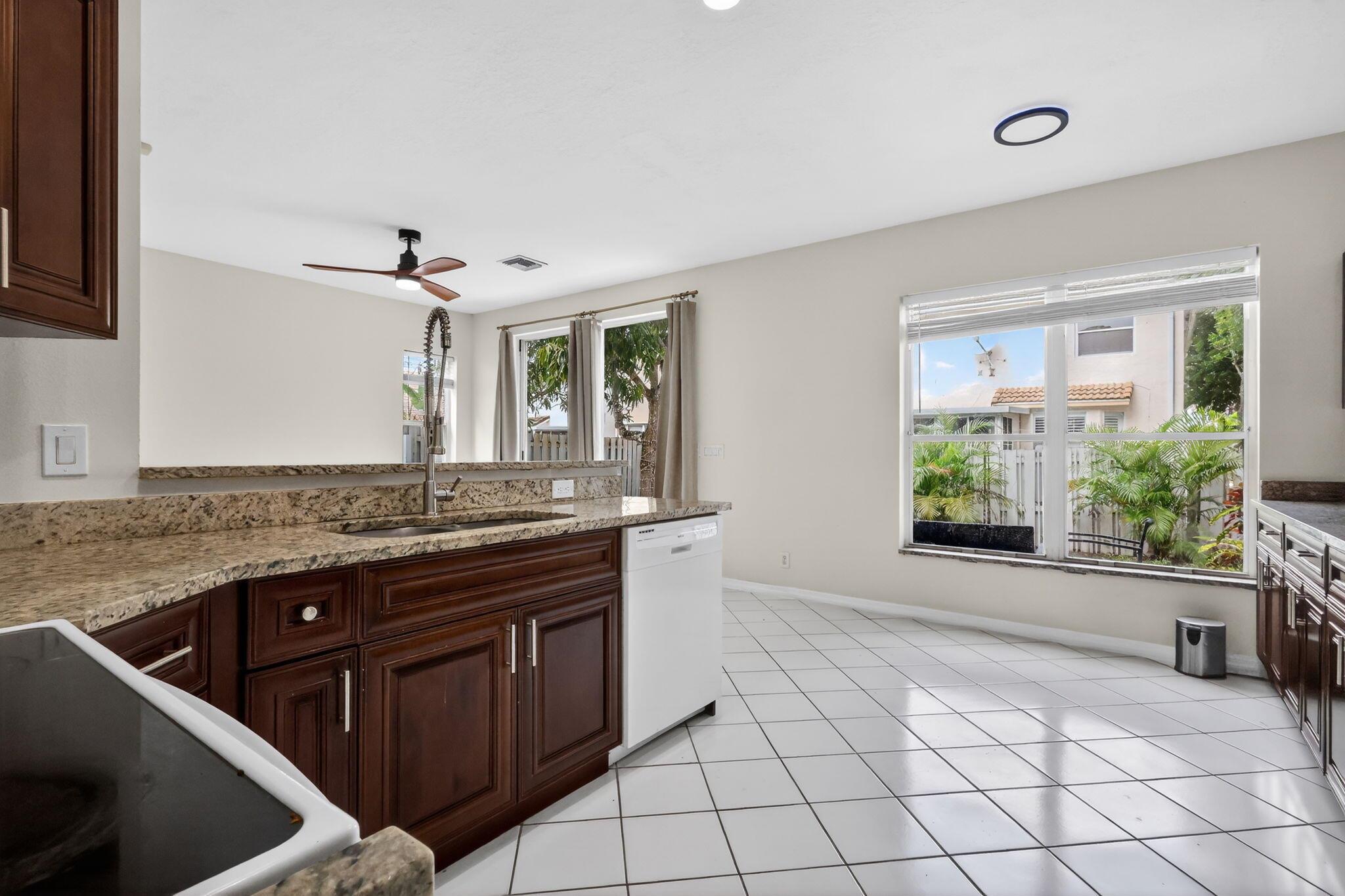 6857 Sugarloaf Key St Lake Worth, FL 33467