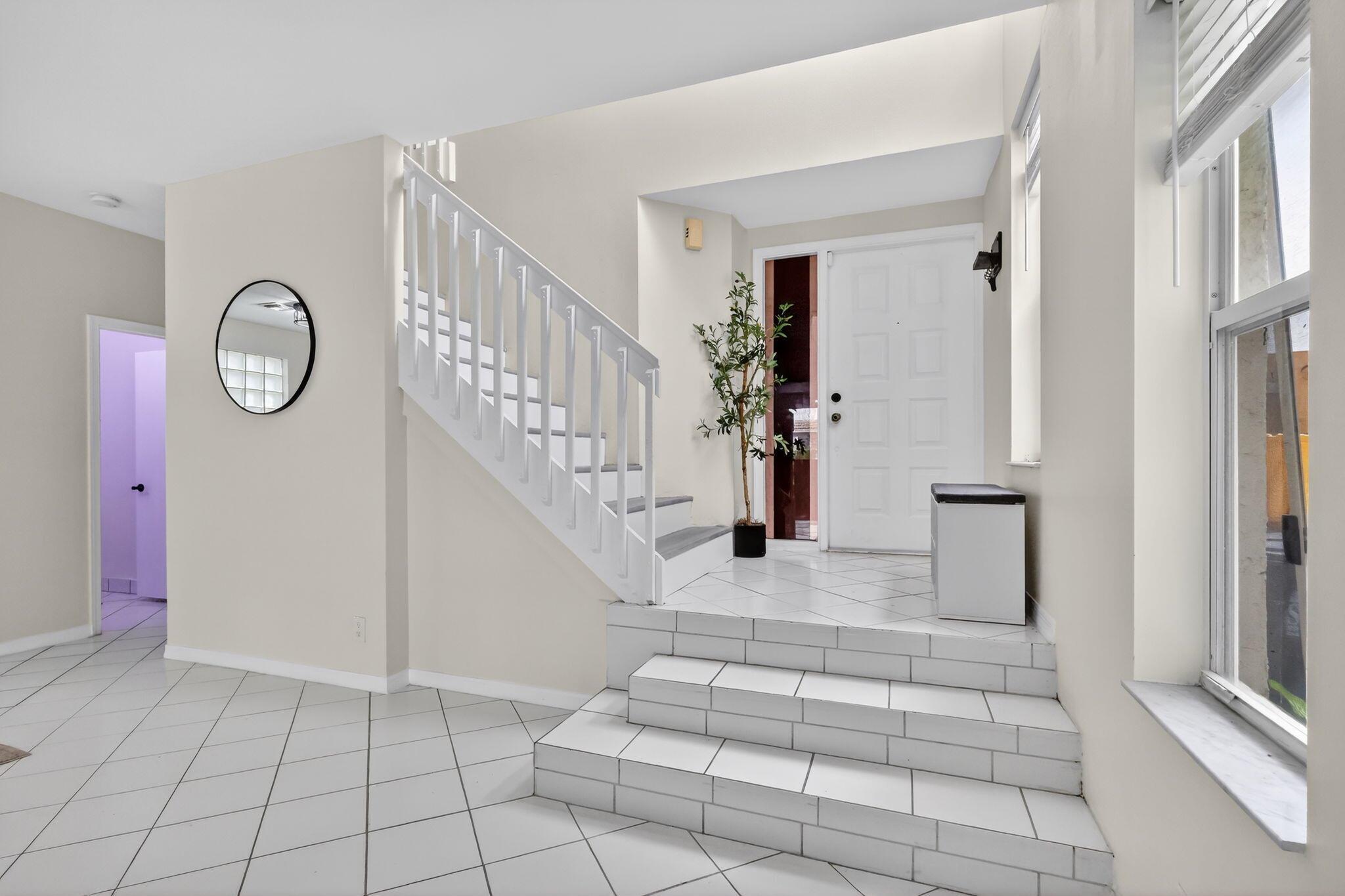 6857 Sugarloaf Key St Lake Worth, FL 33467