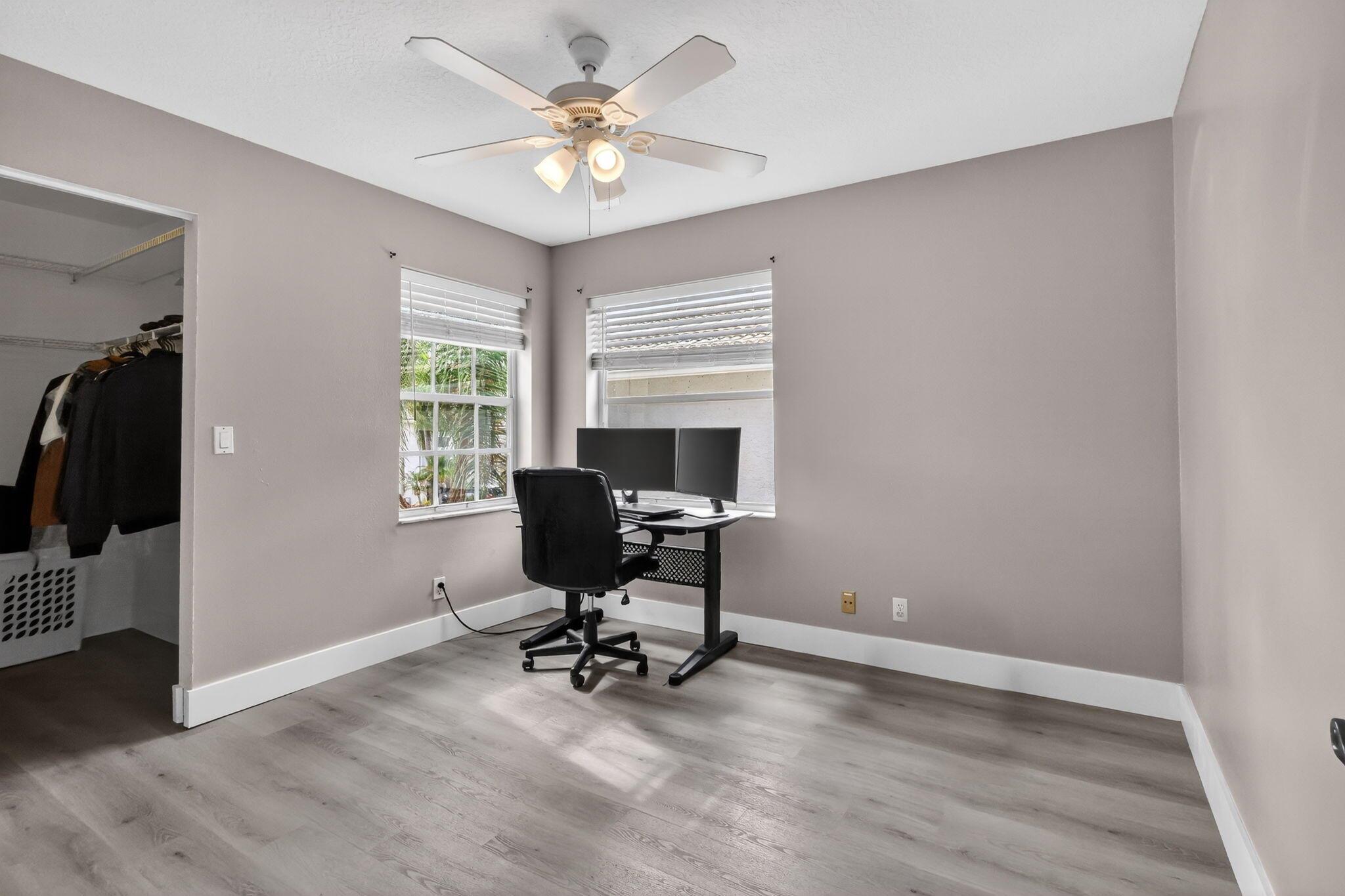 6857 Sugarloaf Key St Lake Worth, FL 33467