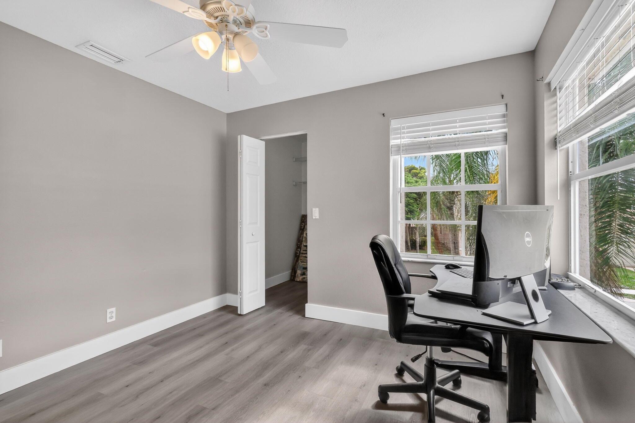 6857 Sugarloaf Key St Lake Worth, FL 33467