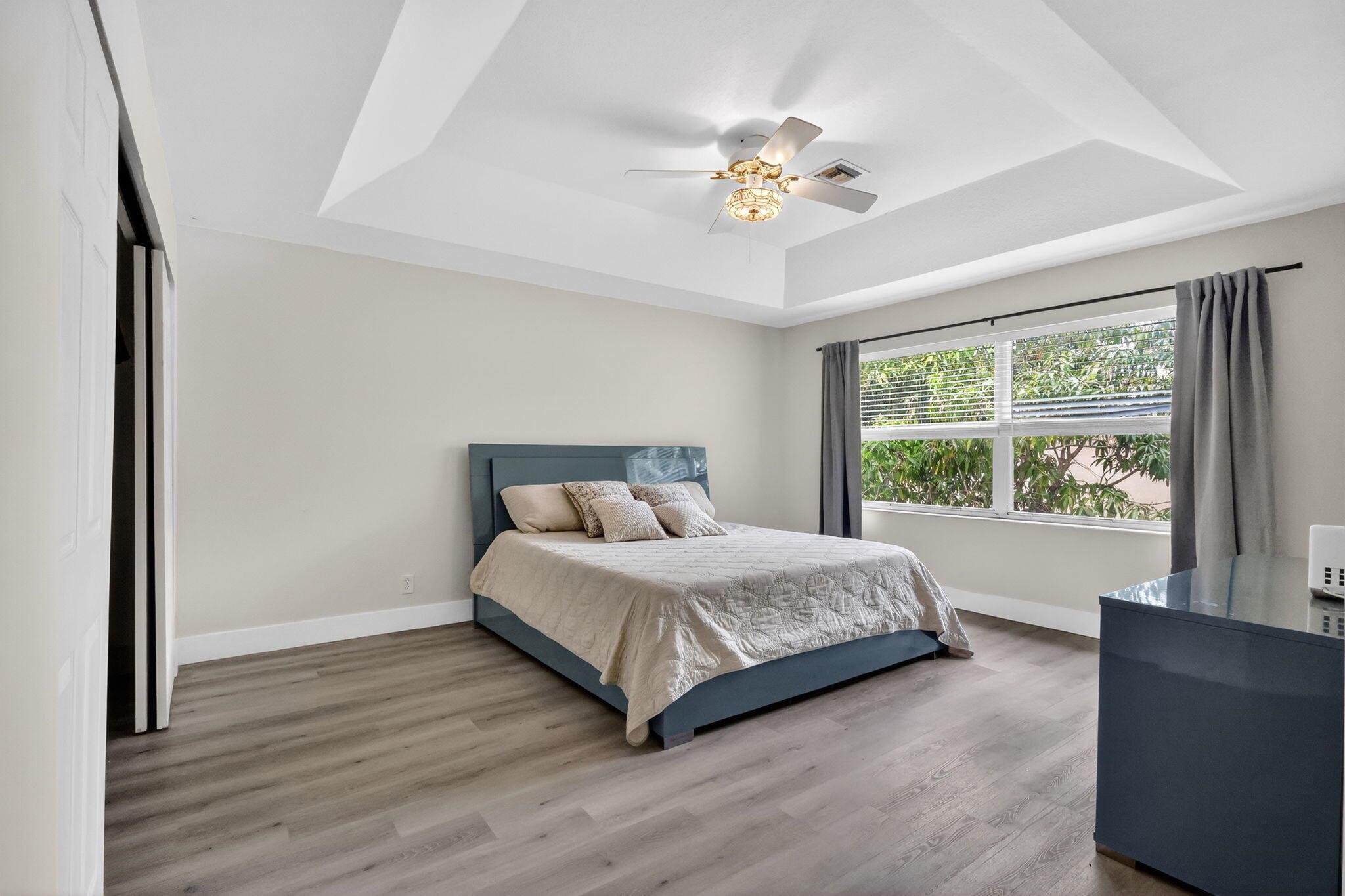 6857 Sugarloaf Key St Lake Worth, FL 33467