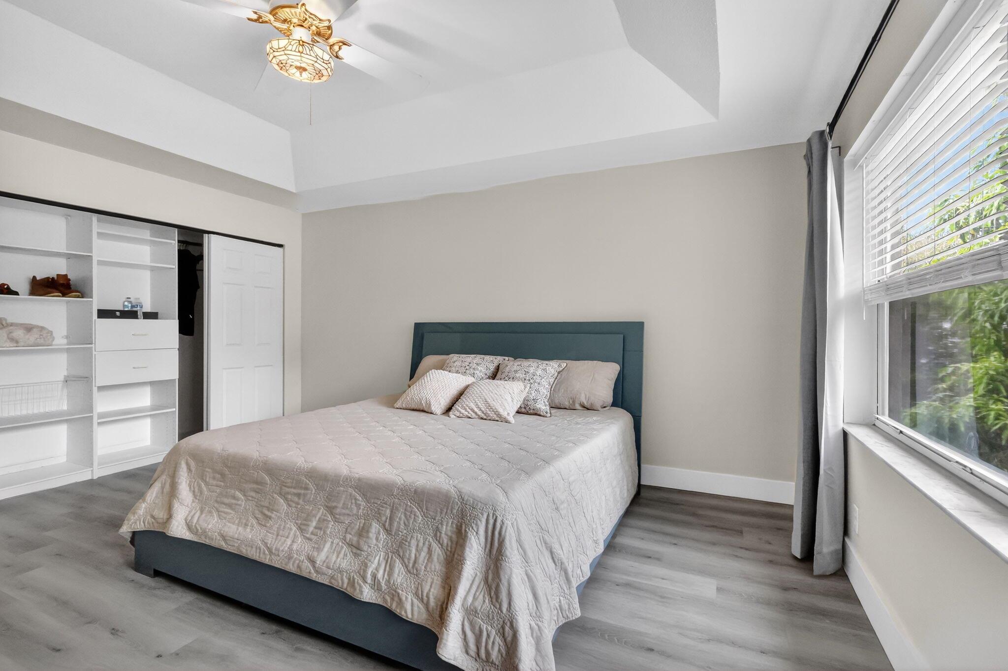 6857 Sugarloaf Key St Lake Worth, FL 33467