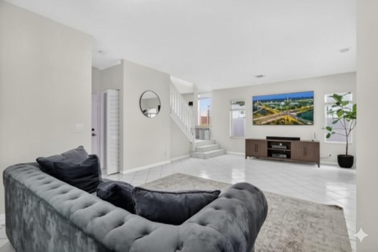 6857 Sugarloaf Key St Lake Worth, FL 33467