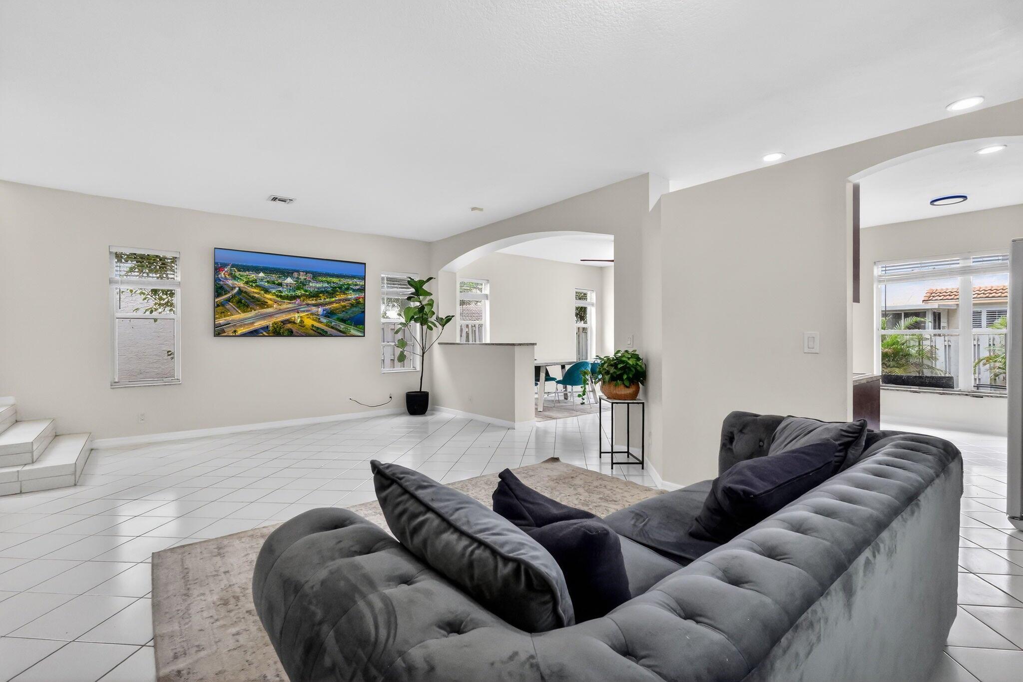 6857 Sugarloaf Key St Lake Worth, FL 33467