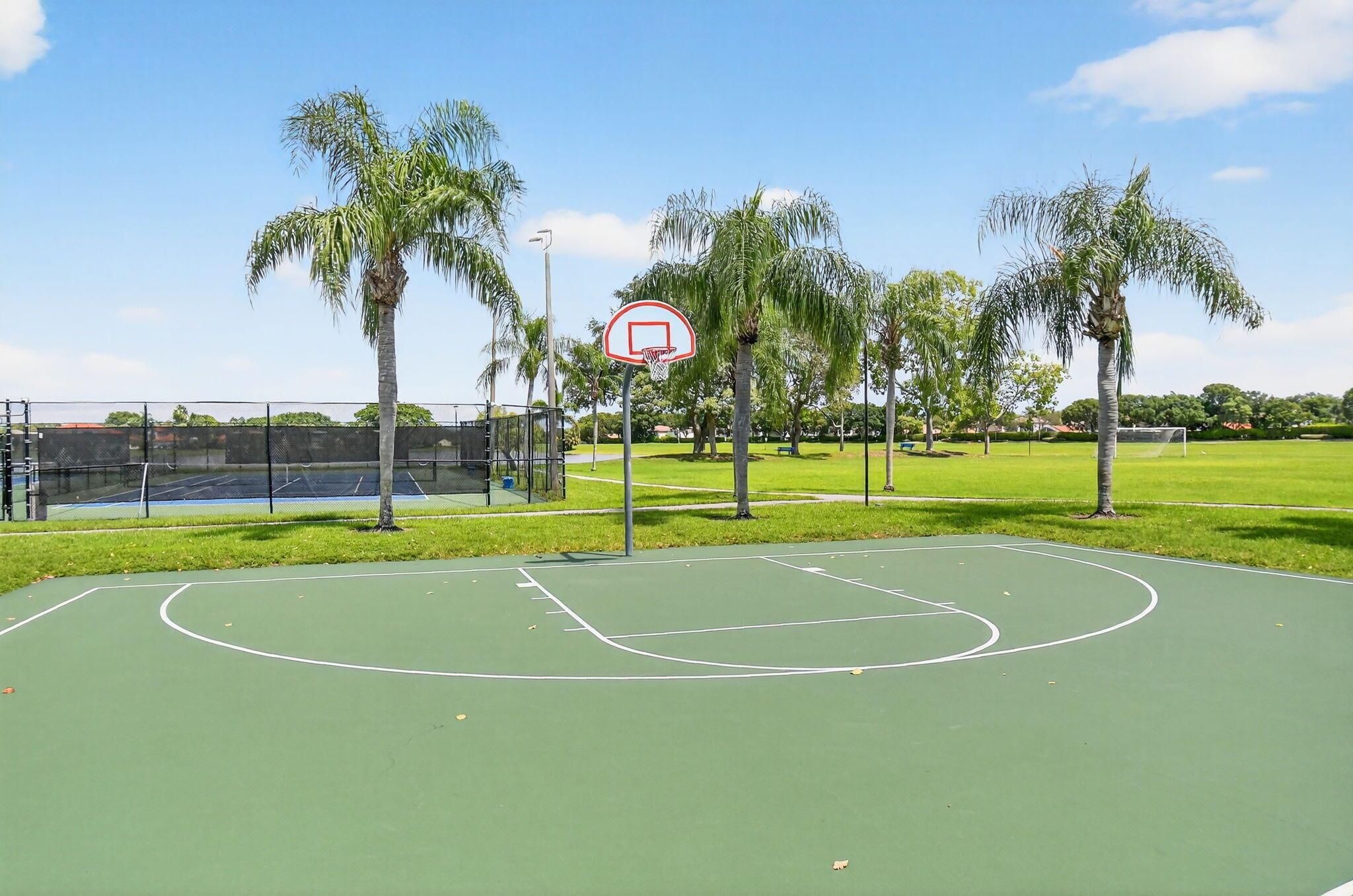 6857 Sugarloaf Key St Lake Worth, FL 33467