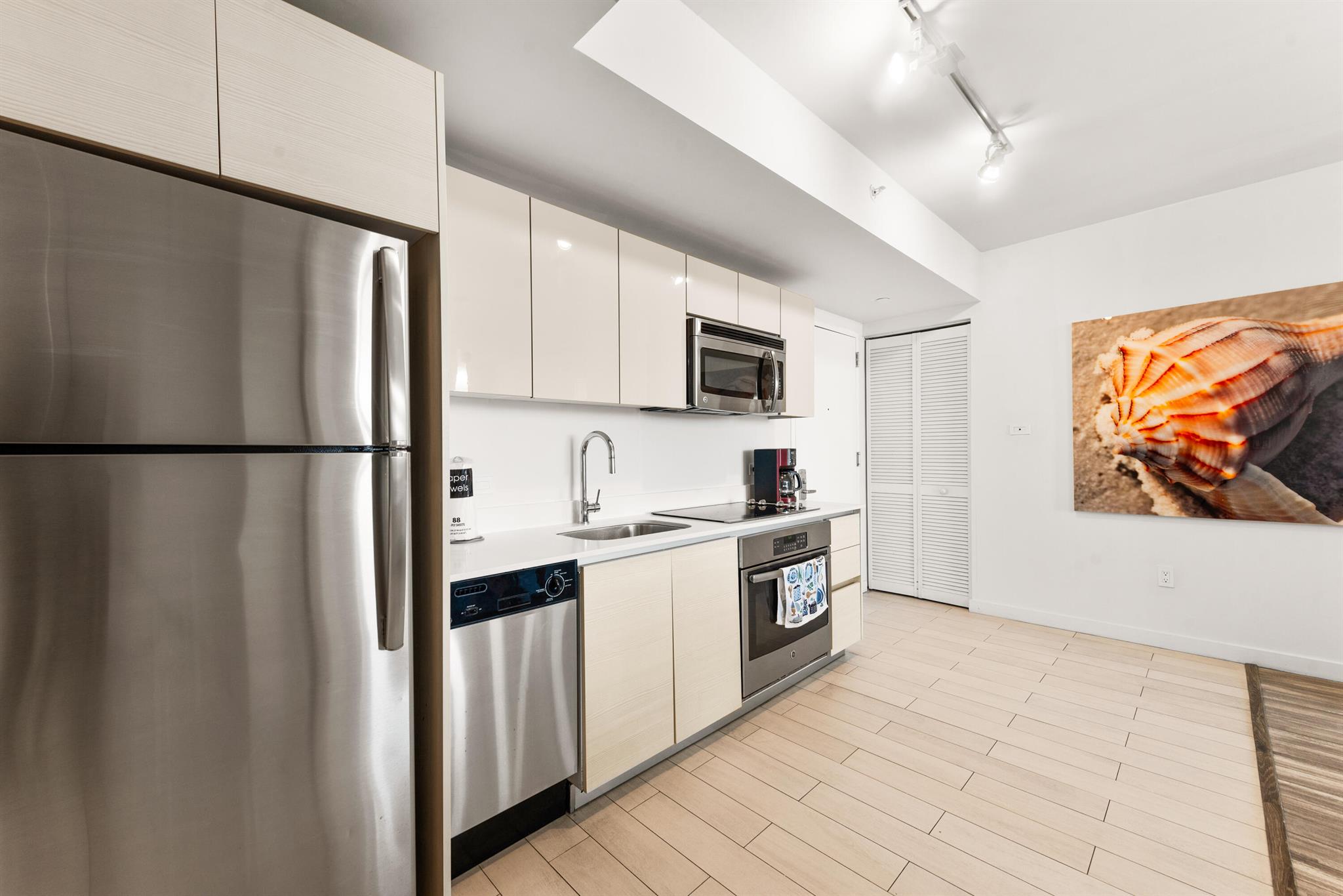 image Beachwalk Hotel & Residences23