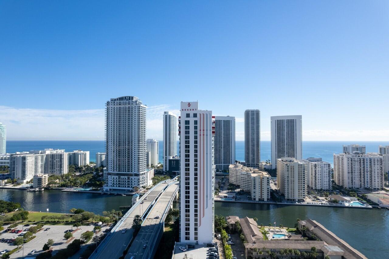 image Beachwalk Hotel & Residences5